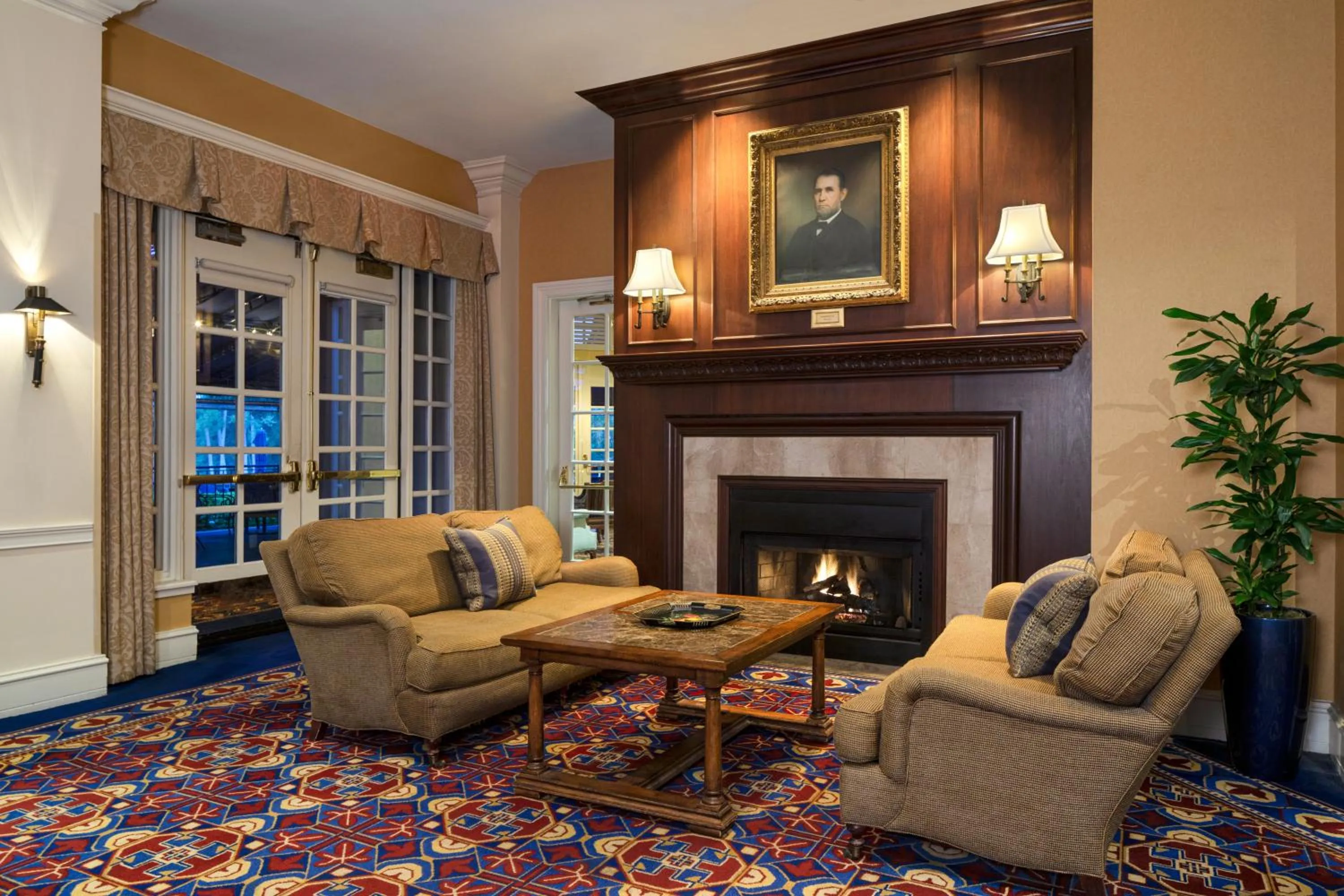 Lounge or bar in Washington Duke Inn & Golf Club