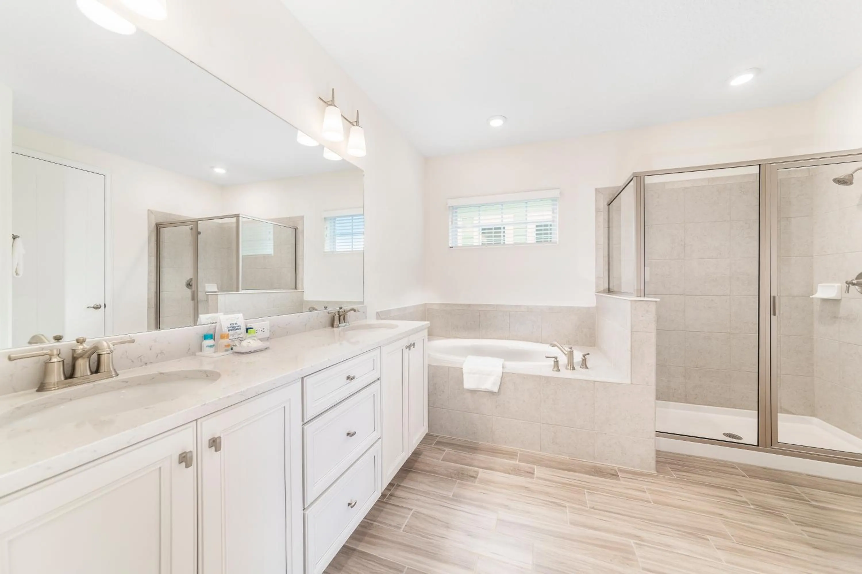 Shower in Margaritaville Cottages Orlando by Rentyl with H2O Waterpark