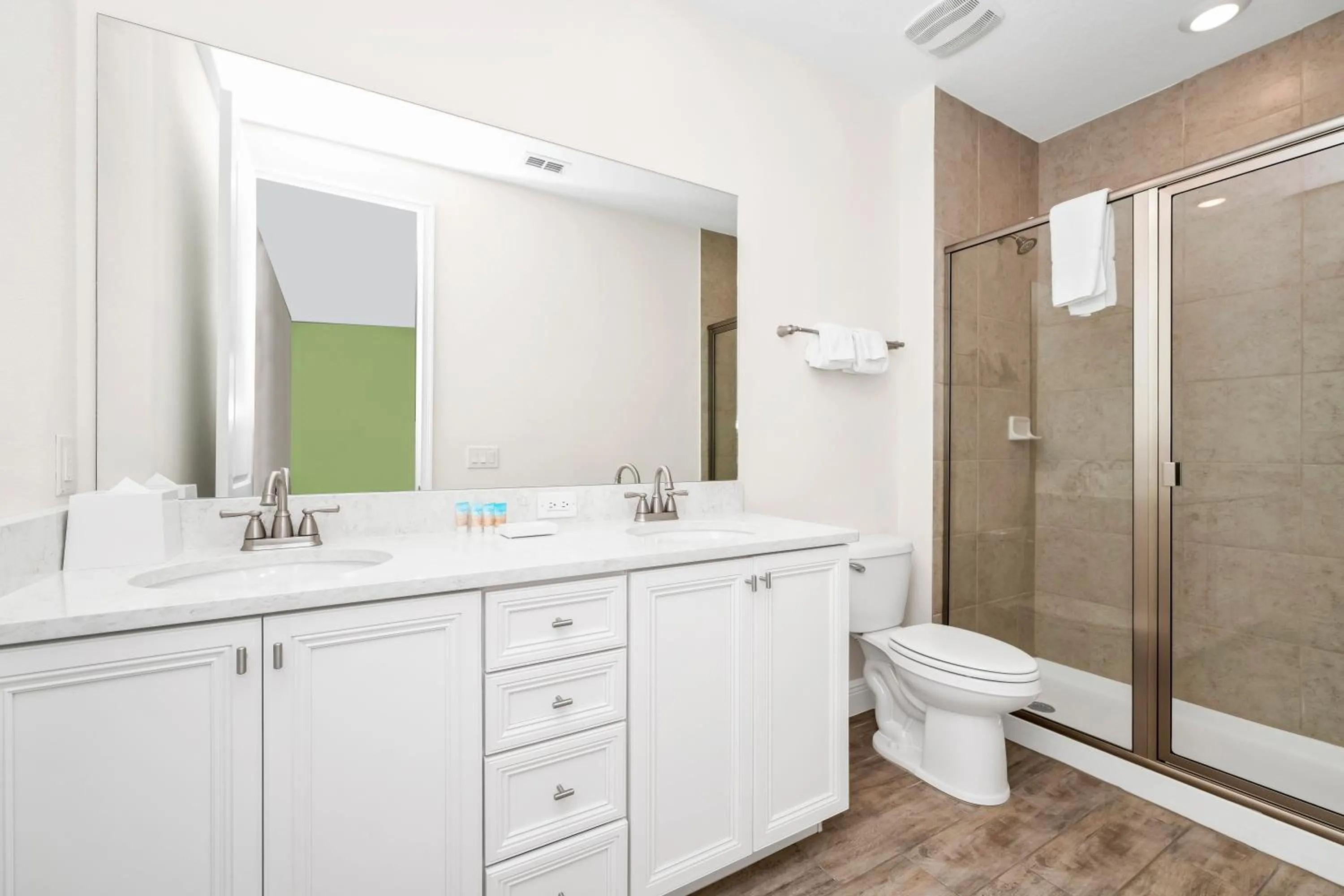 Shower in Margaritaville Cottages Orlando by Rentyl with H2O Waterpark