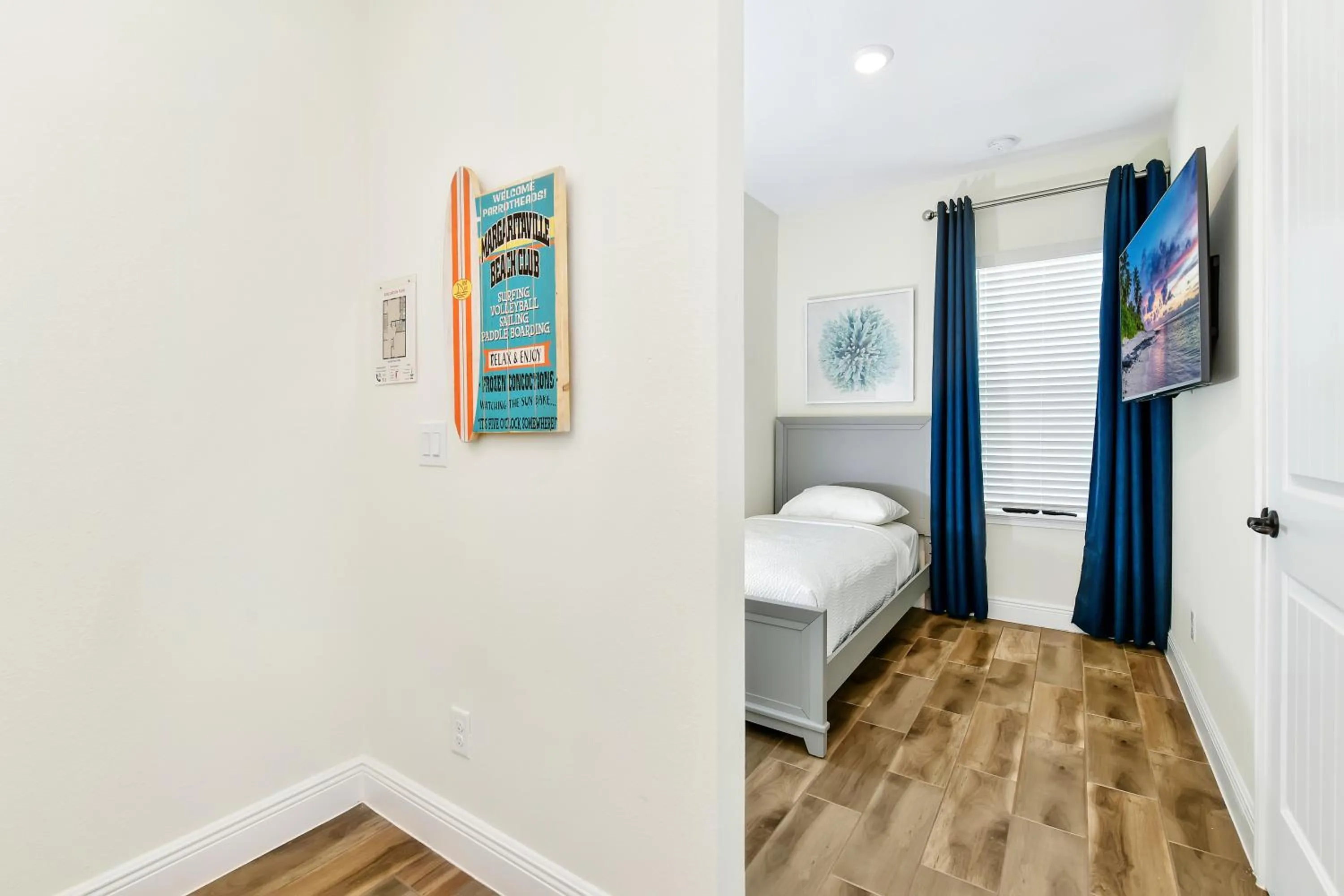 Bed in Margaritaville Cottages Orlando by Rentyl with H2O Waterpark