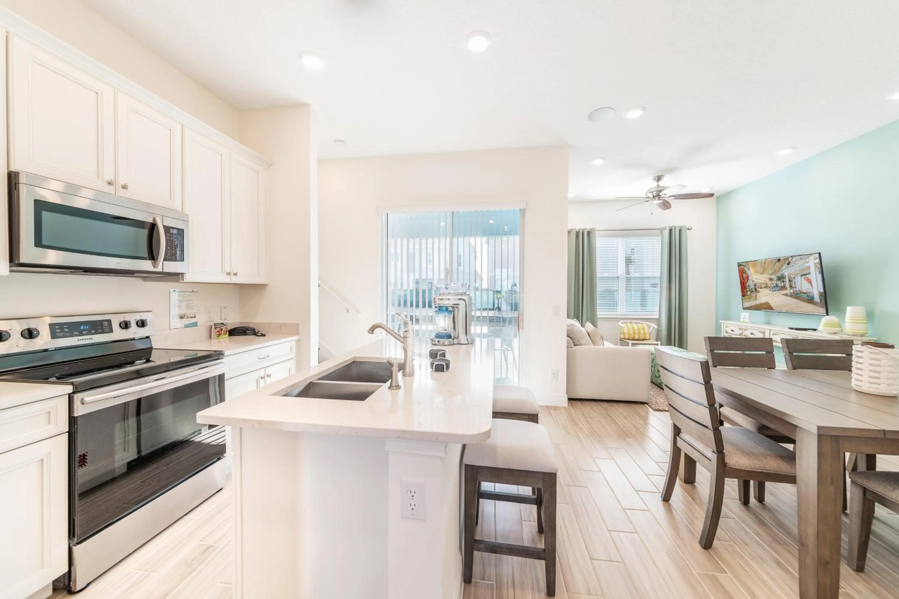 Kitchen or kitchenette in Margaritaville Cottages Orlando by Rentyl with H2O Waterpark