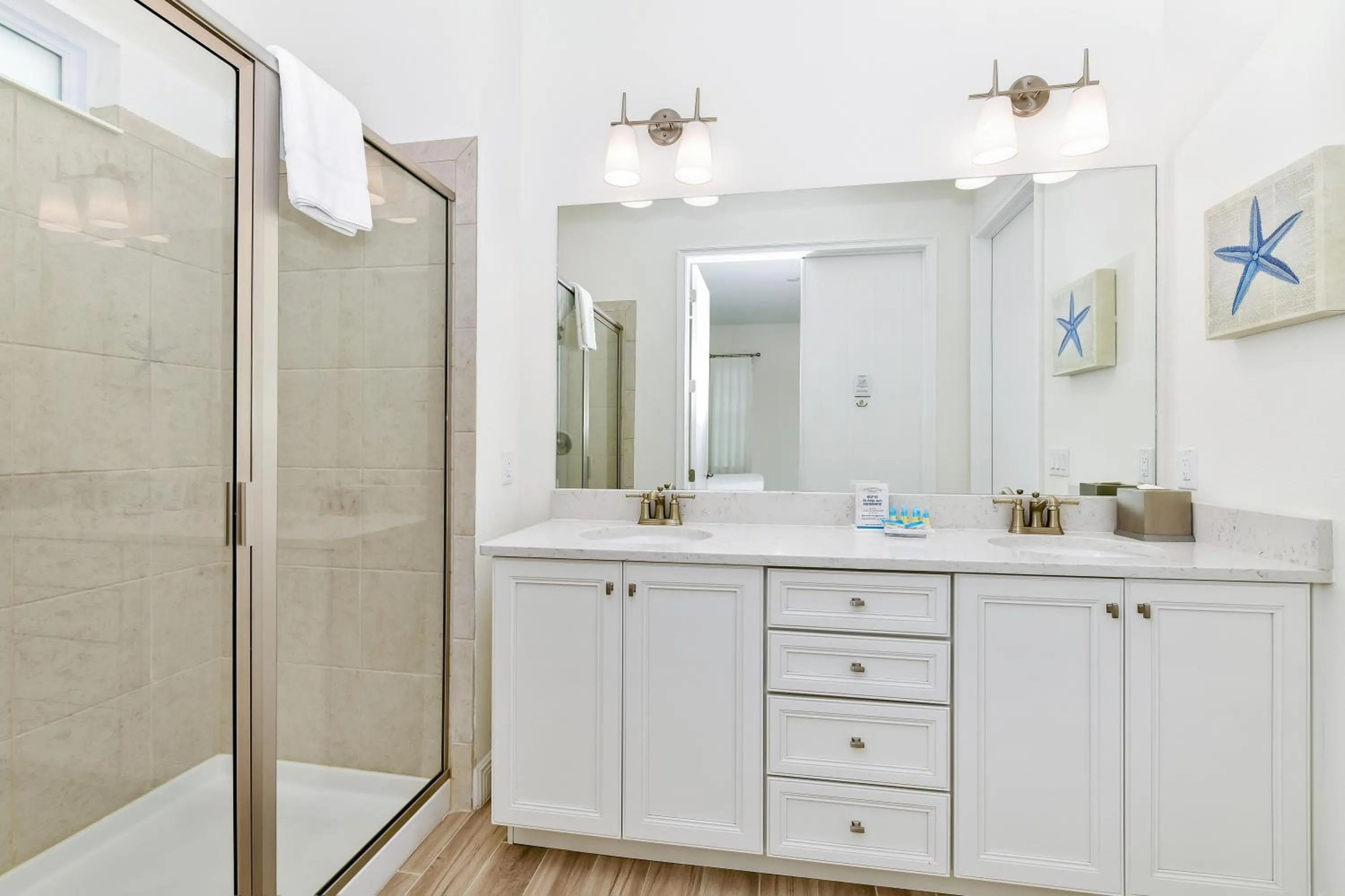 Shower in Margaritaville Cottages Orlando by Rentyl with H2O Waterpark