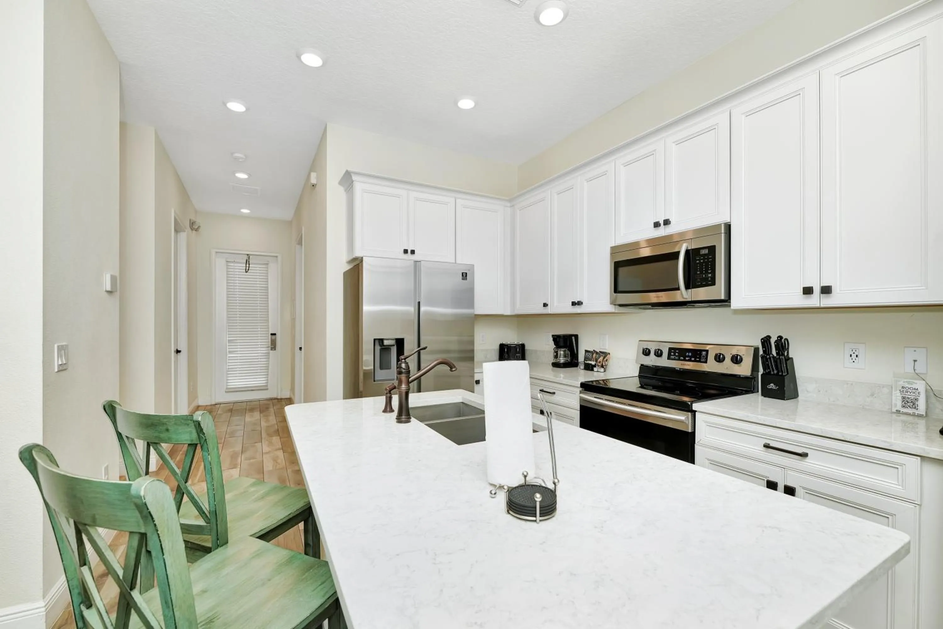 Kitchen or kitchenette in Margaritaville Cottages Orlando by Rentyl with H2O Waterpark