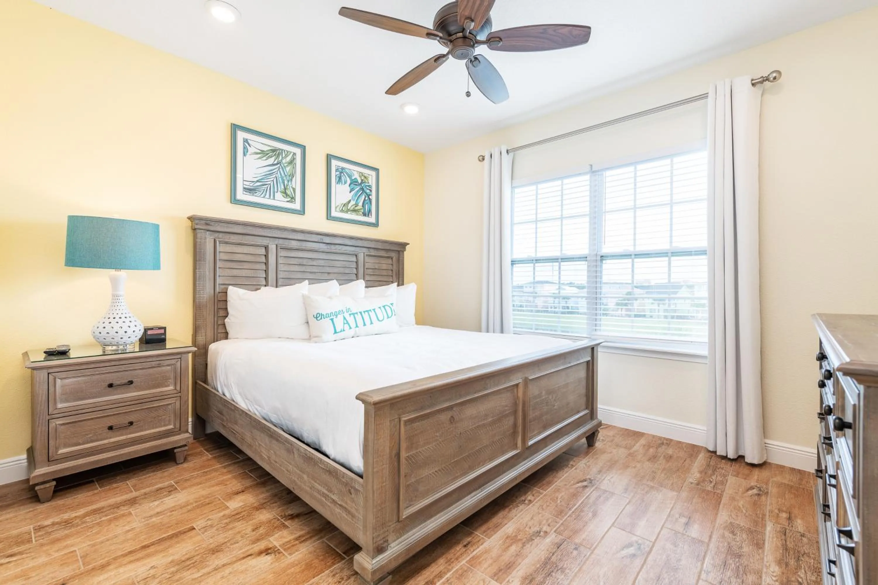 Bed in Margaritaville Cottages Orlando by Rentyl with H2O Waterpark