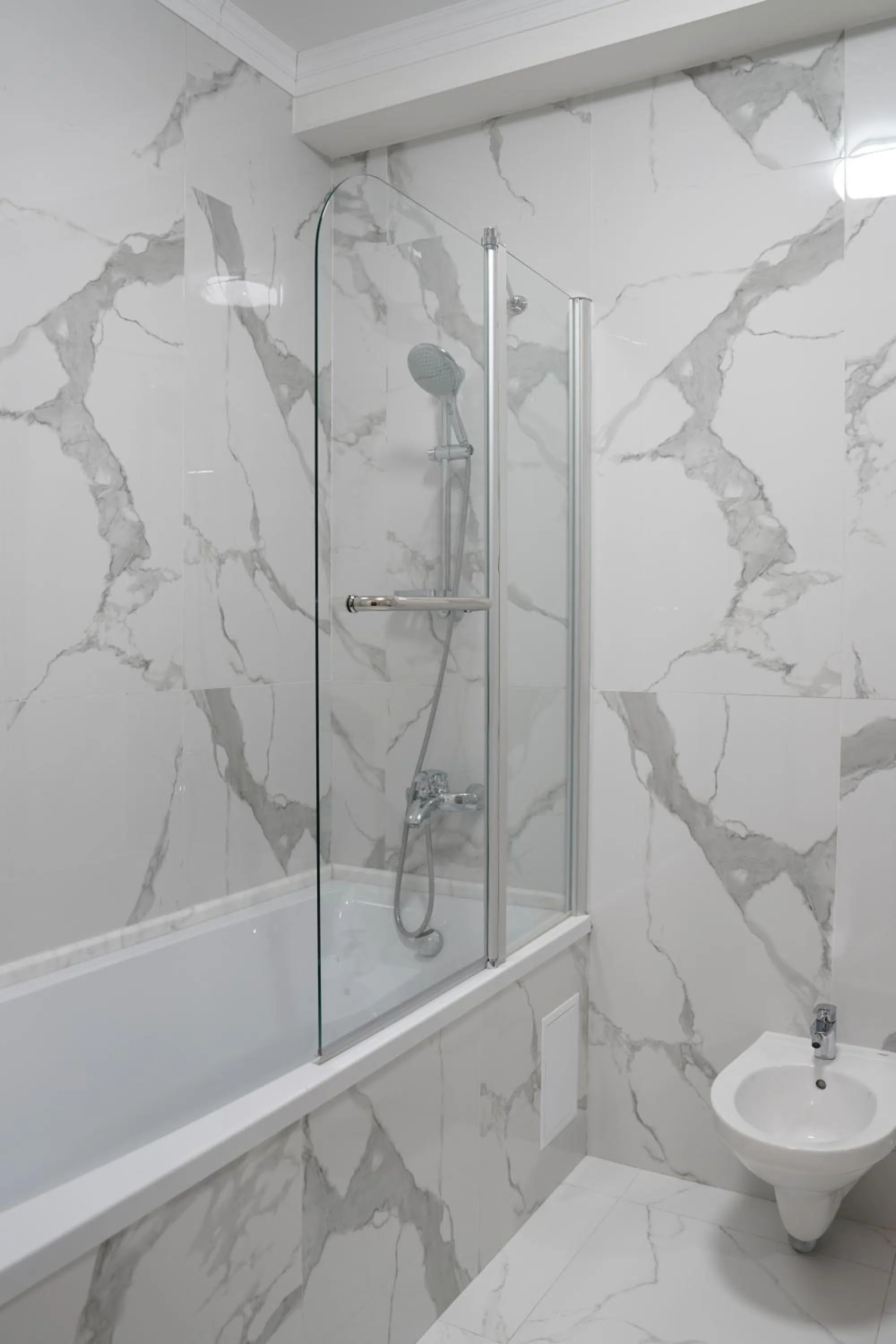 Shower in Jumbaktas Astana Hotel