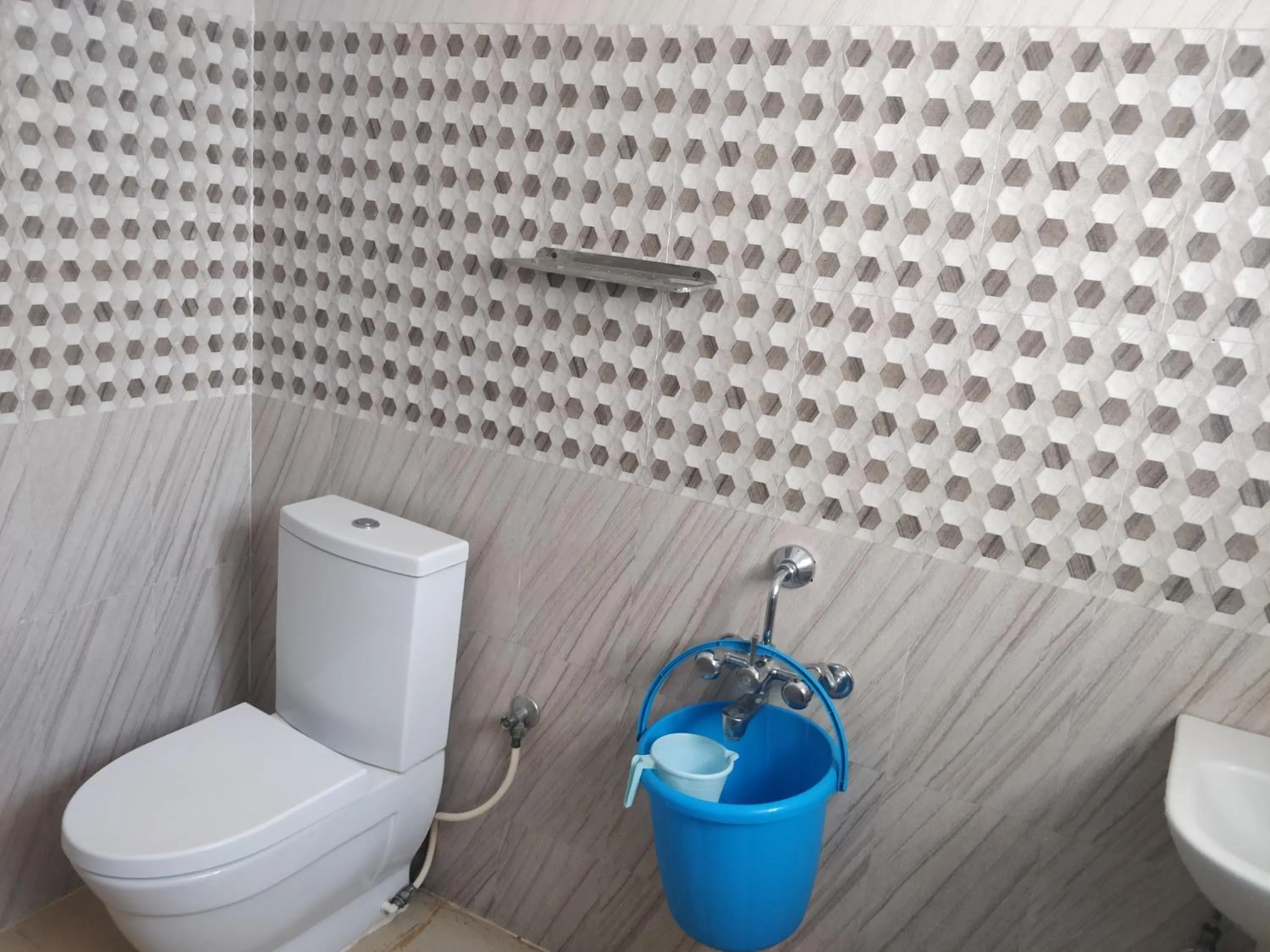 Shower in Tulip Suites