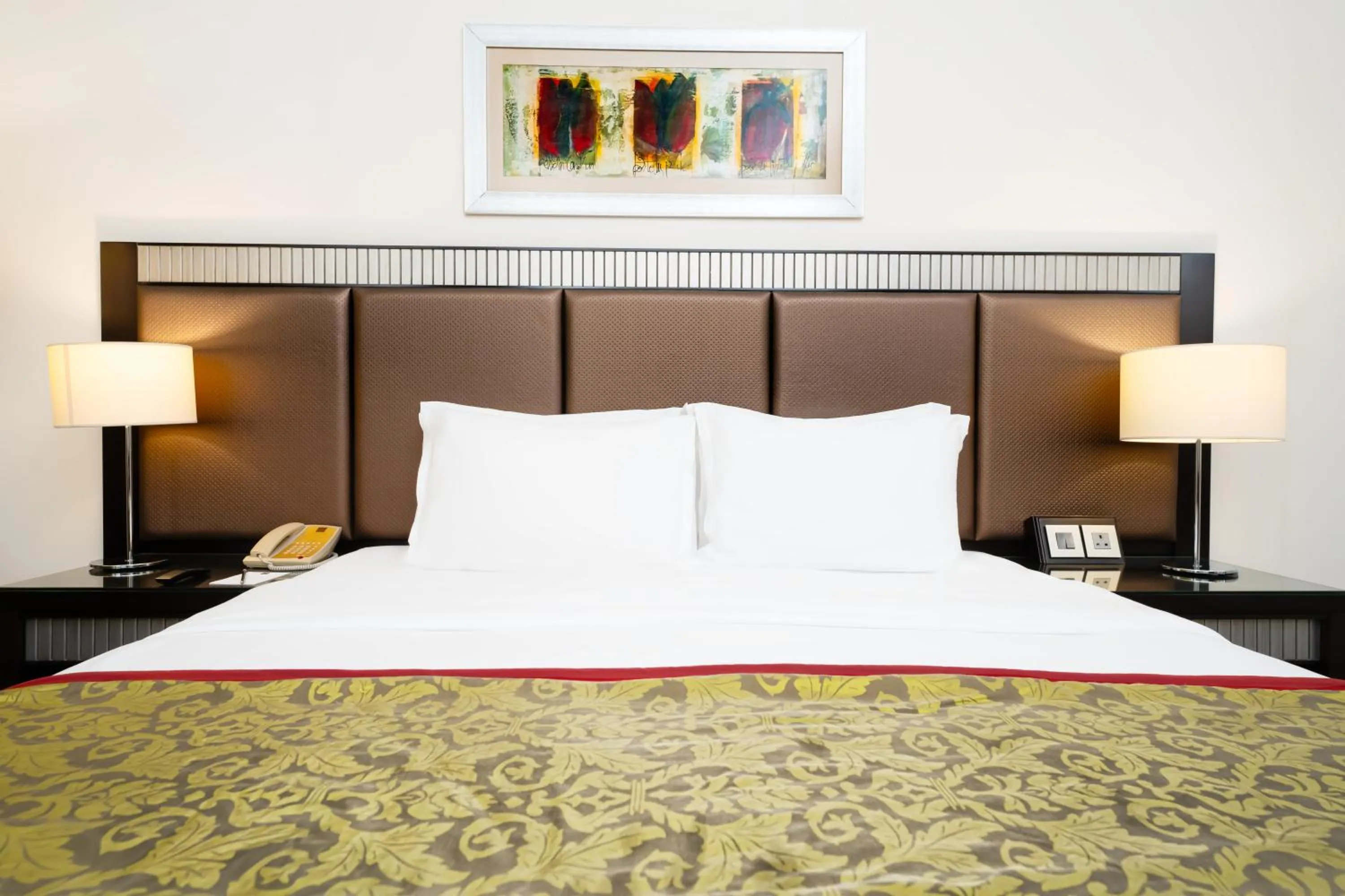 Bedroom, Bed in Millennium Central Doha