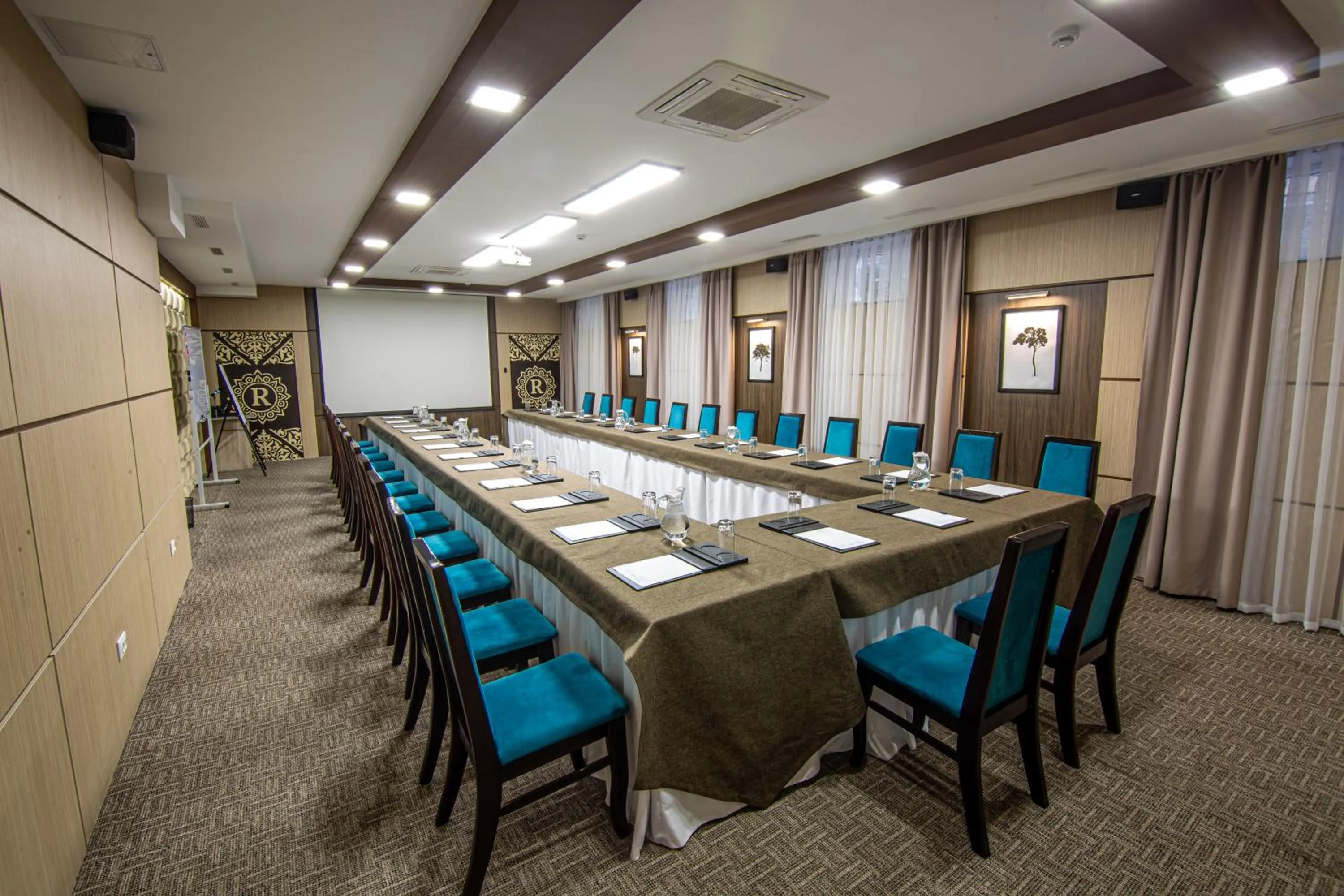 Meeting/conference room in Rayan Hotel