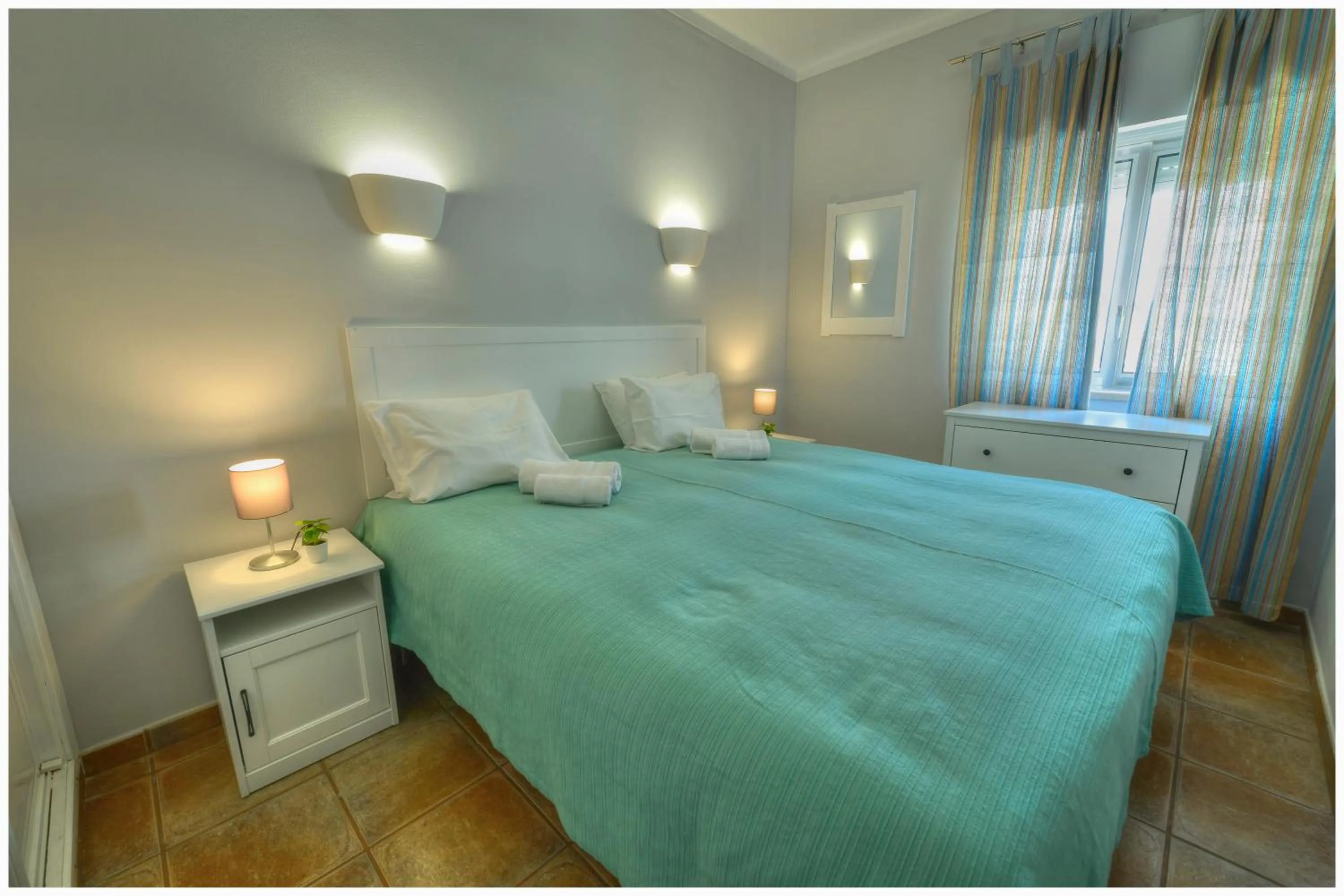 Bedroom, Bed in Apartamentos Belo Horizonte