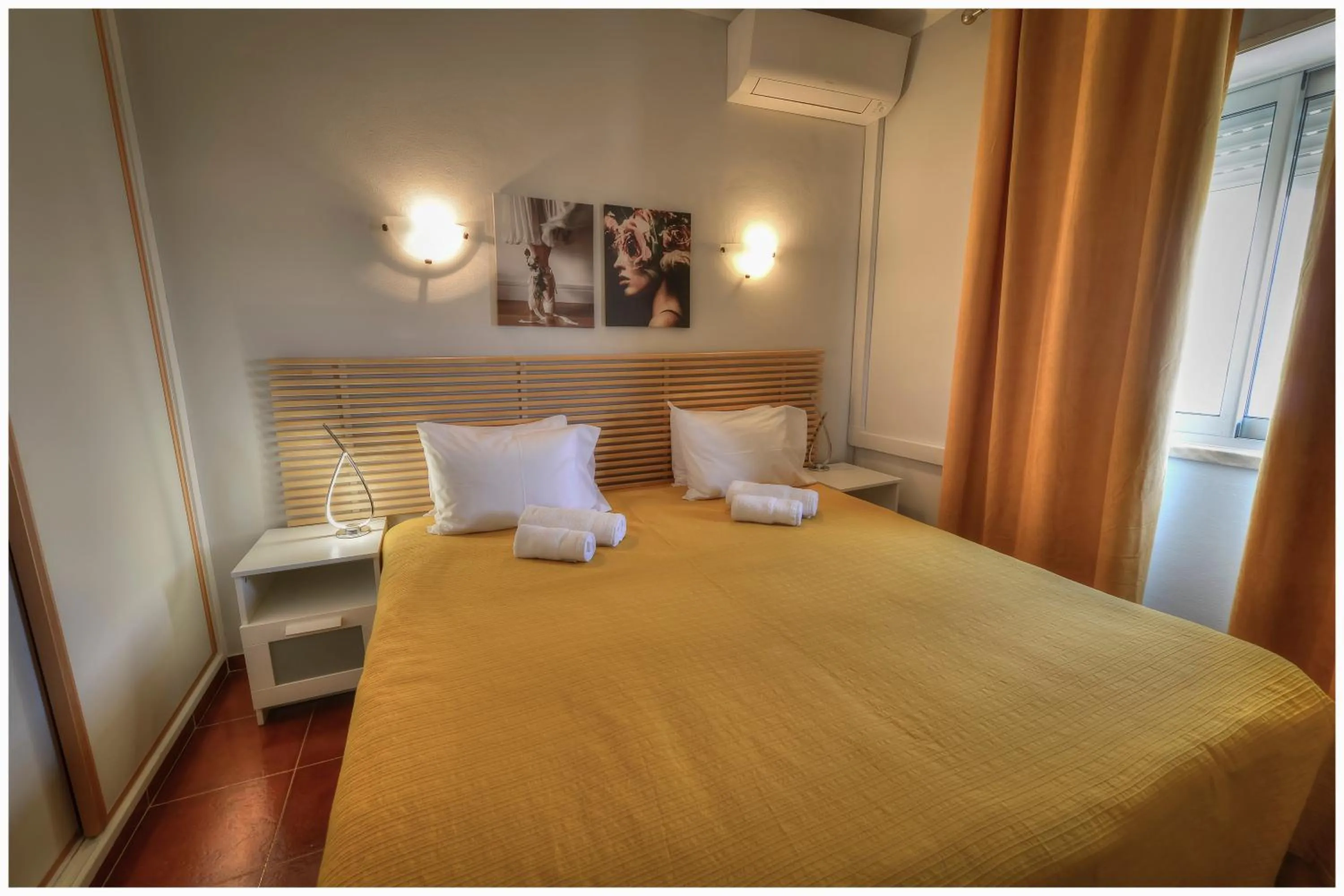 Bedroom, Bed in Apartamentos Belo Horizonte