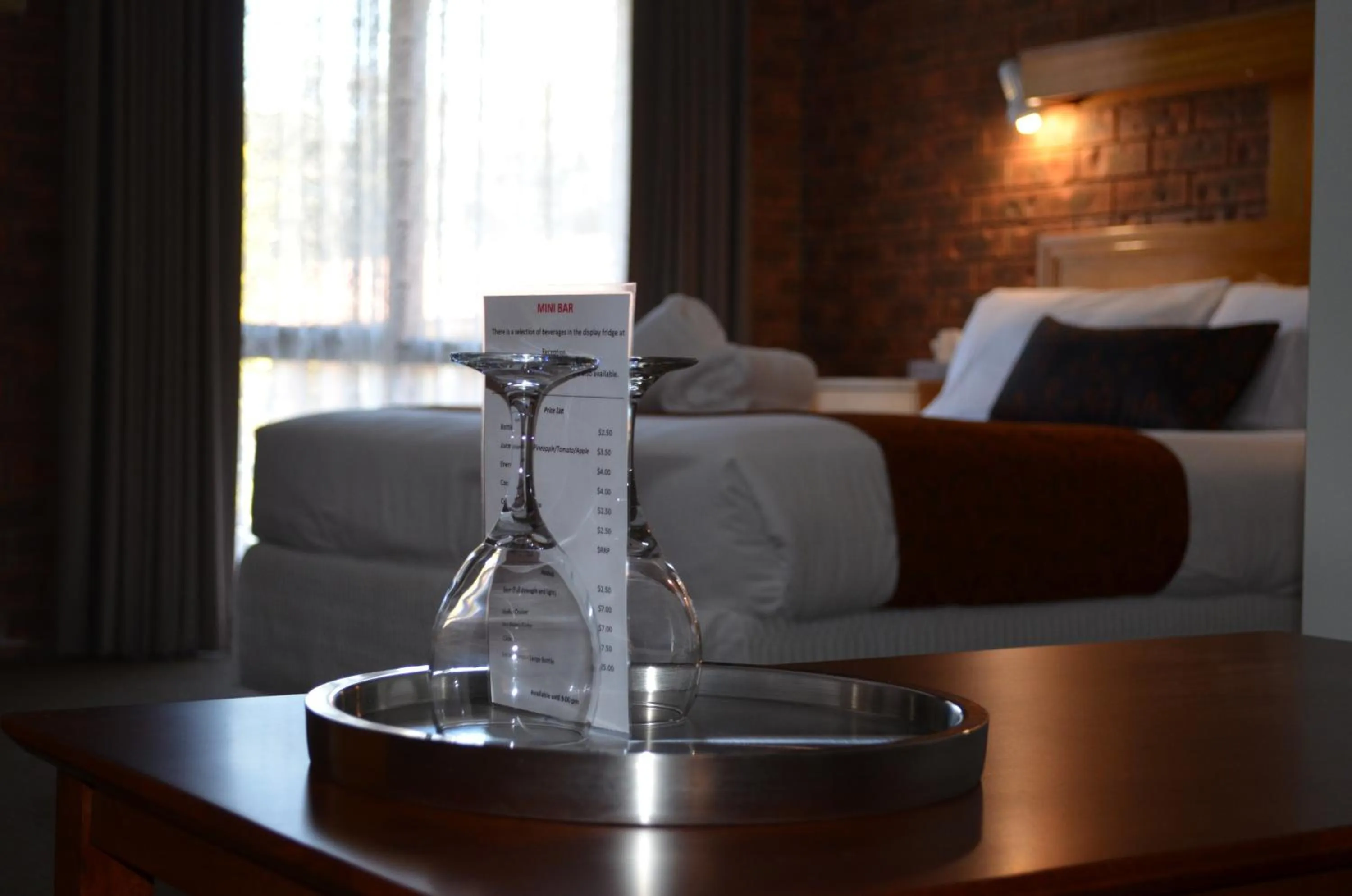 Dining area, Bed in Advance Motel