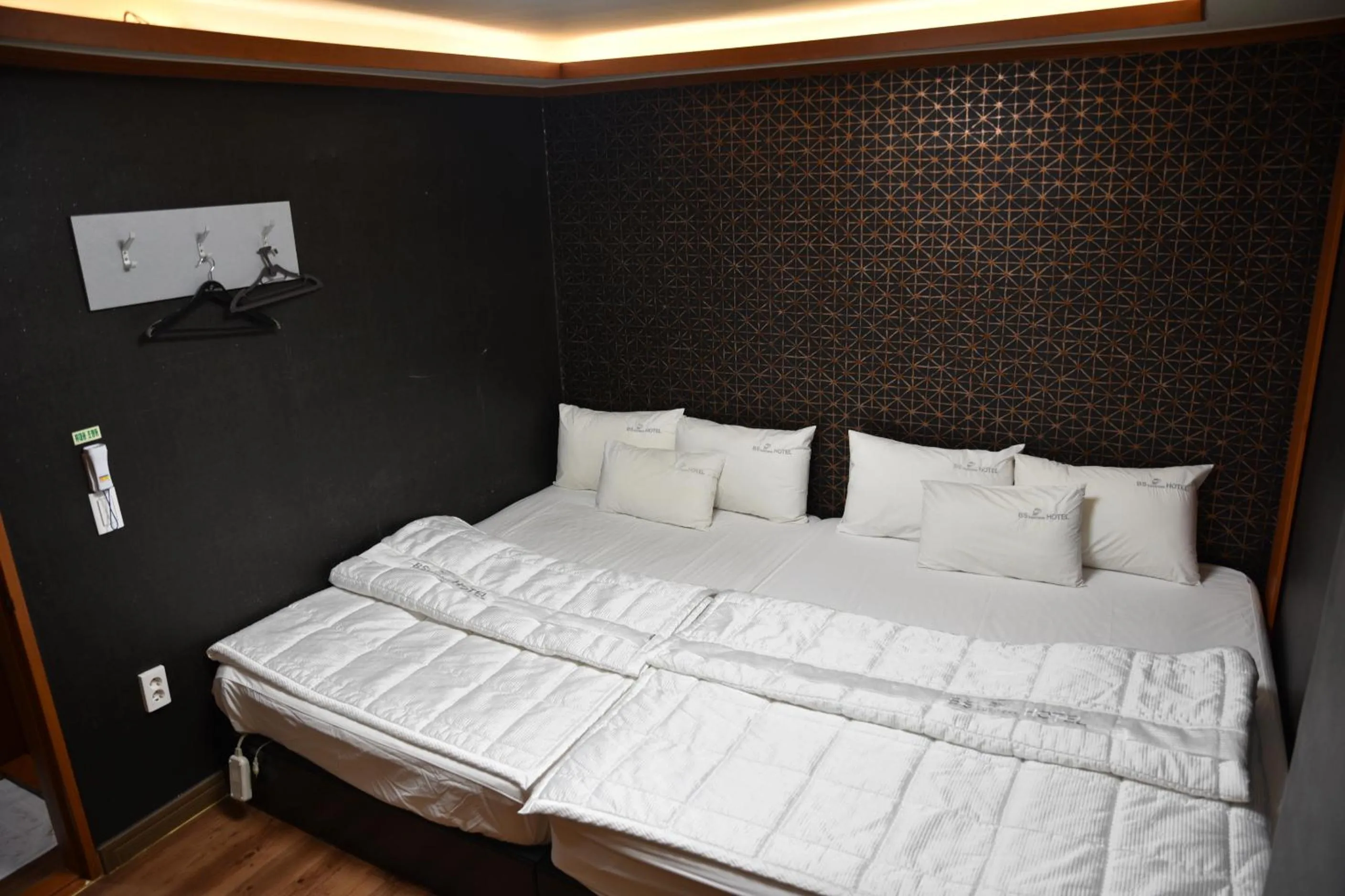 Bed in Business Hotel Busan Station