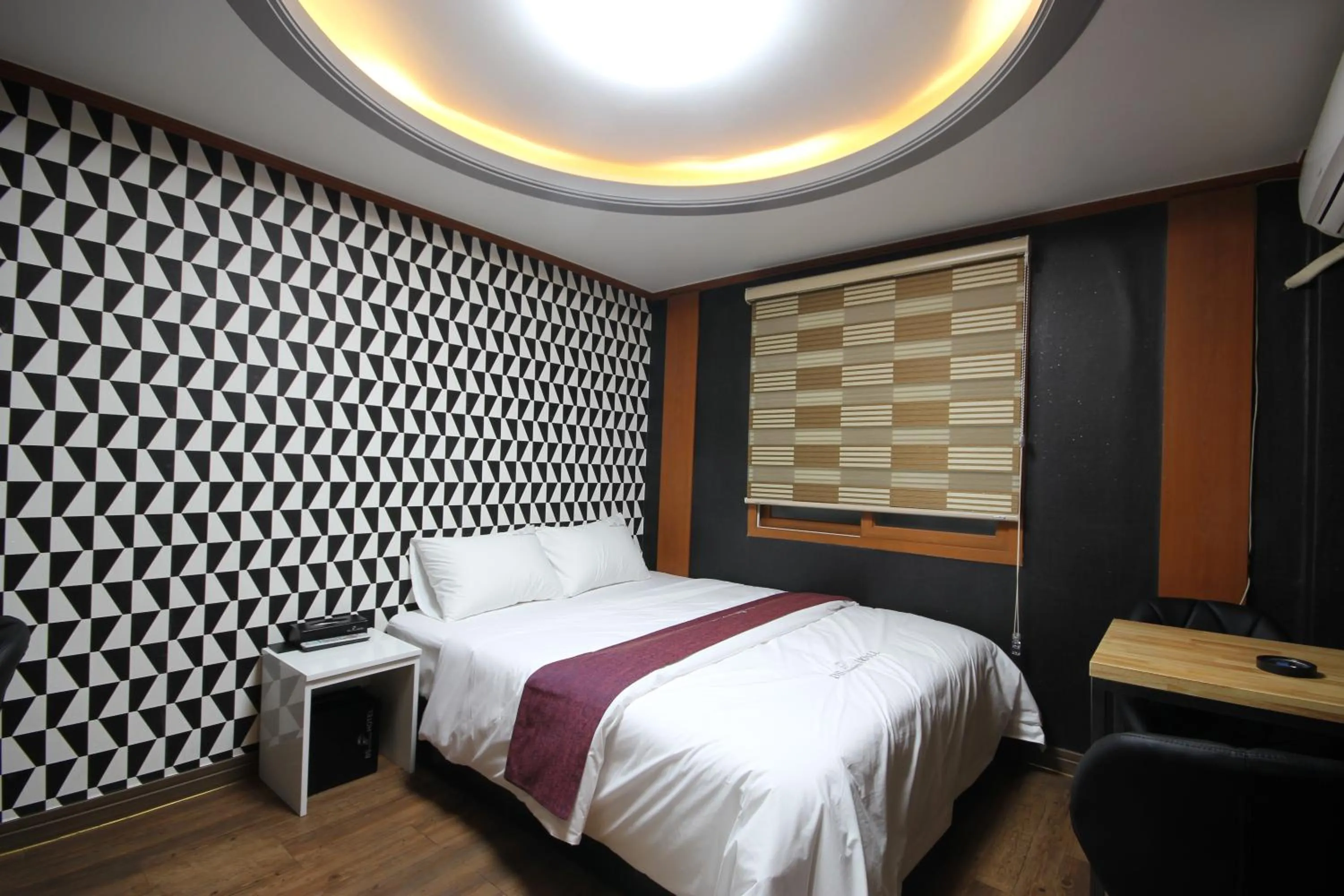 Bedroom, Bed in Business Hotel Busan Station