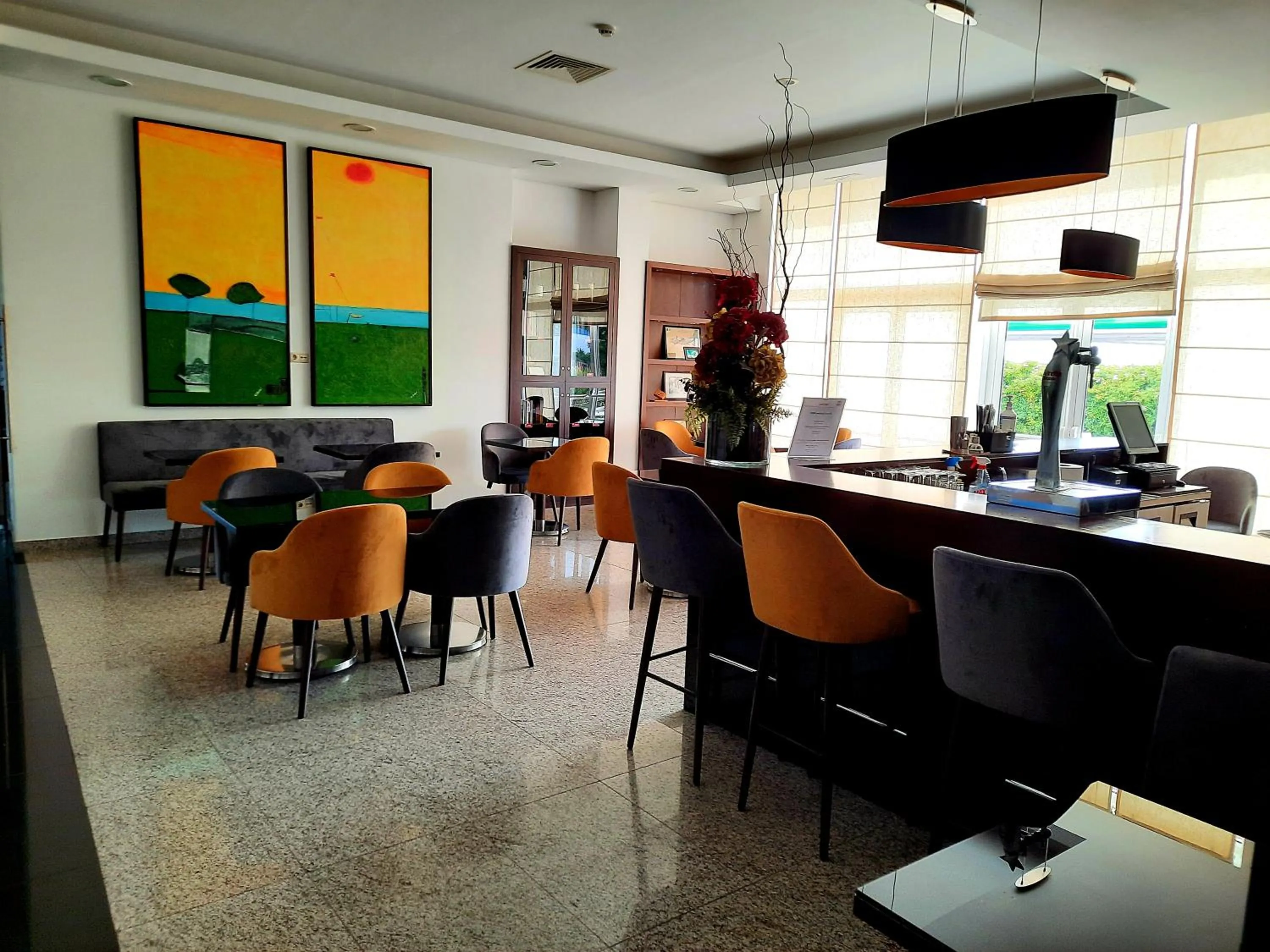 Lounge or bar in BejaParque Hotel