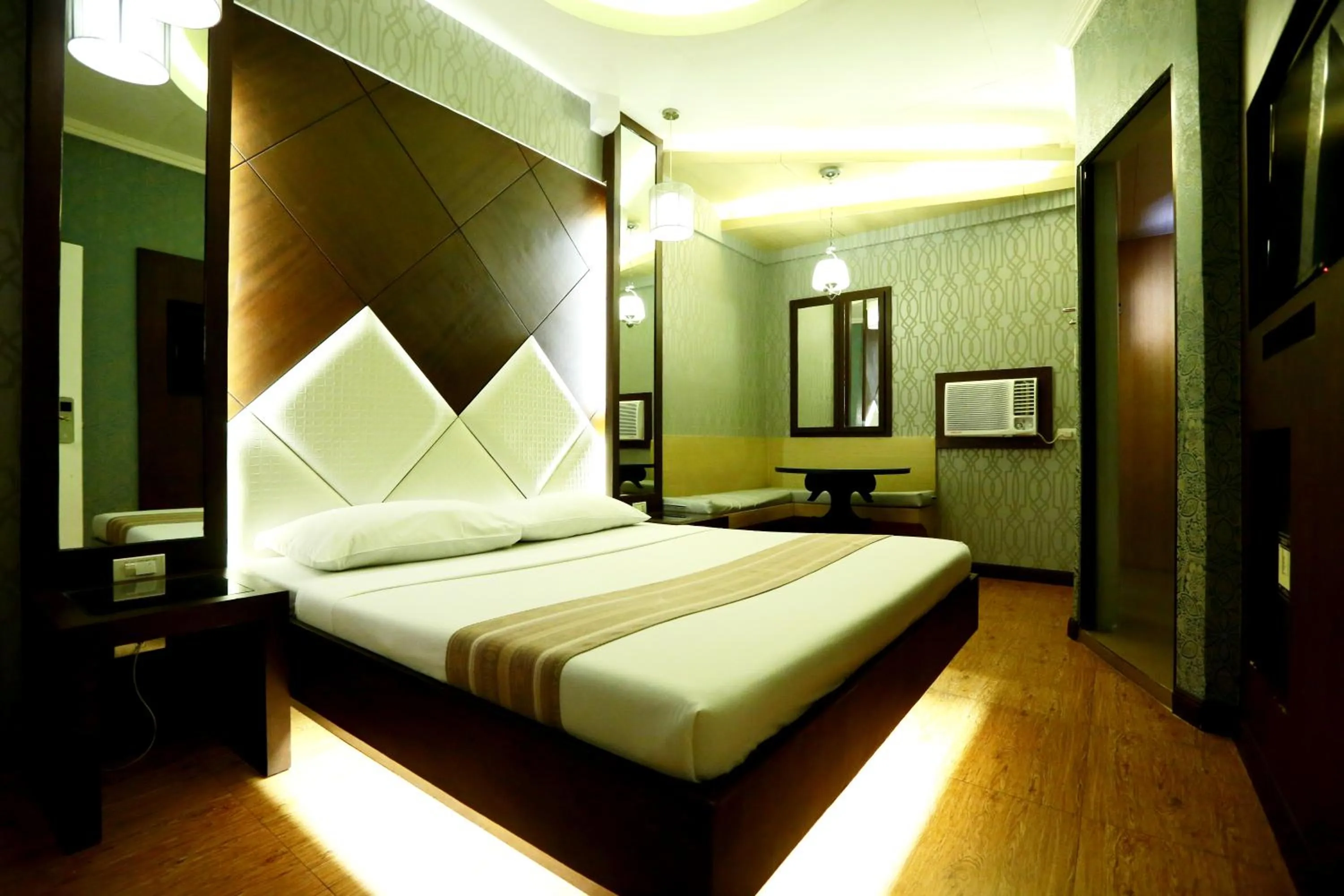 Bedroom, Bed in Hotel Ava Gil Puyat