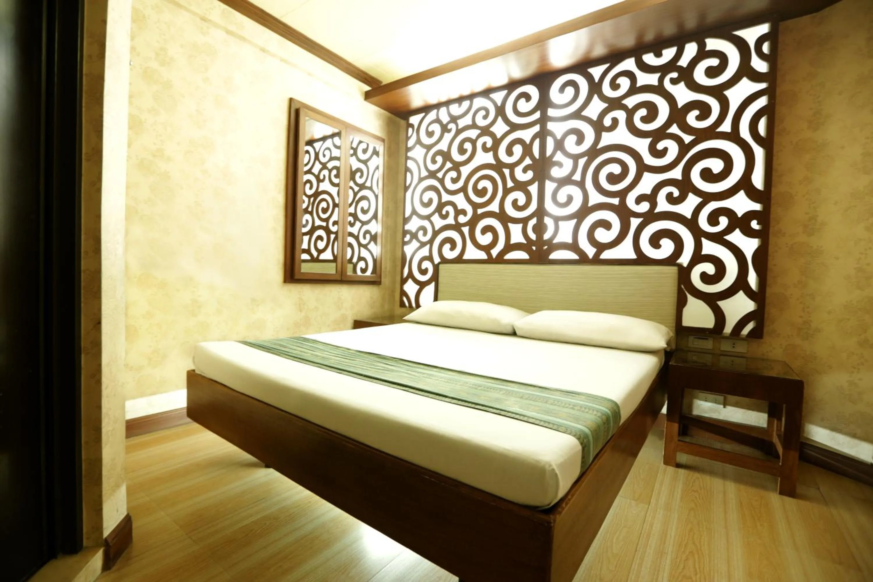 Bedroom, Bed in Hotel Ava Gil Puyat