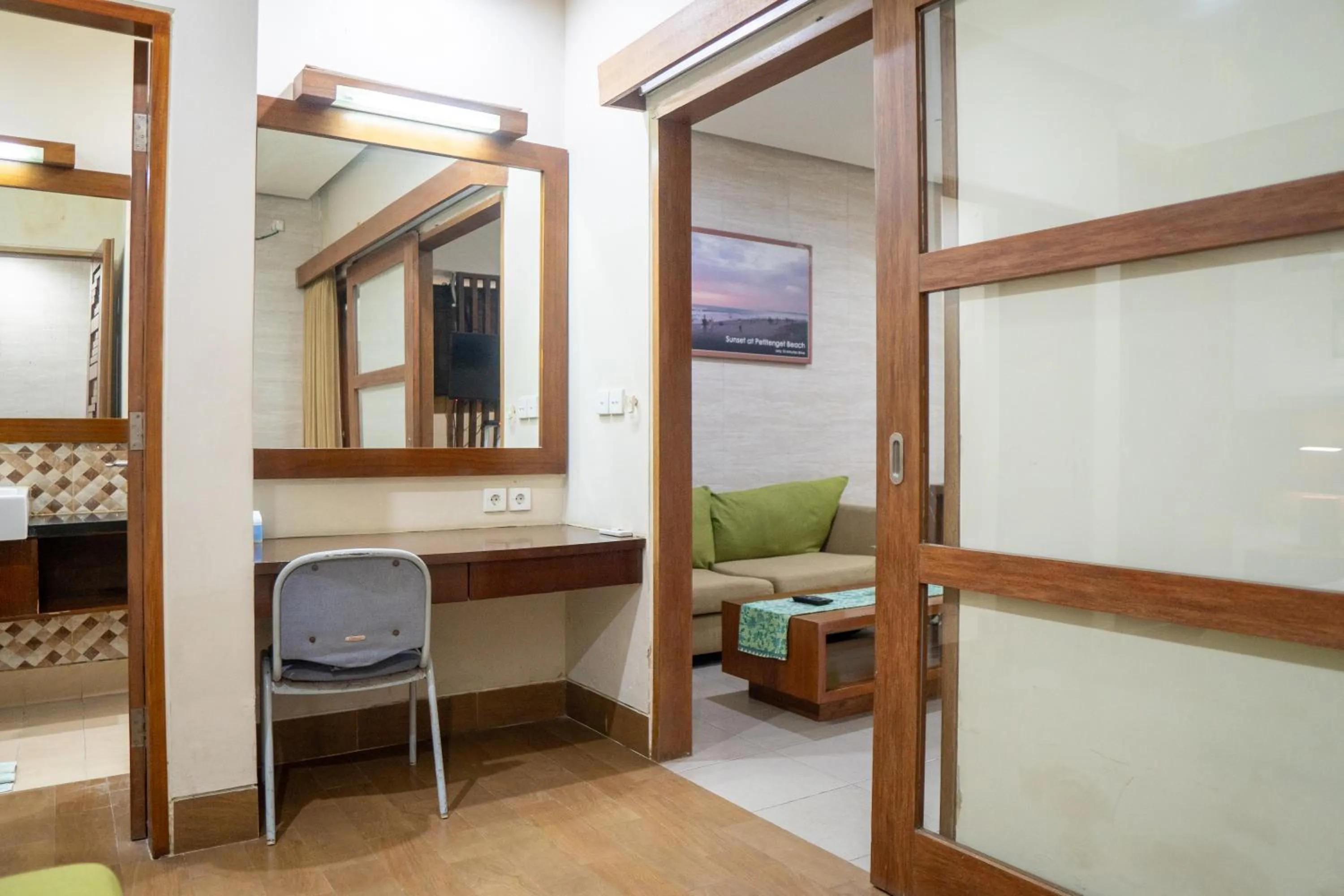 The Green Zhurga Suite Seminyak