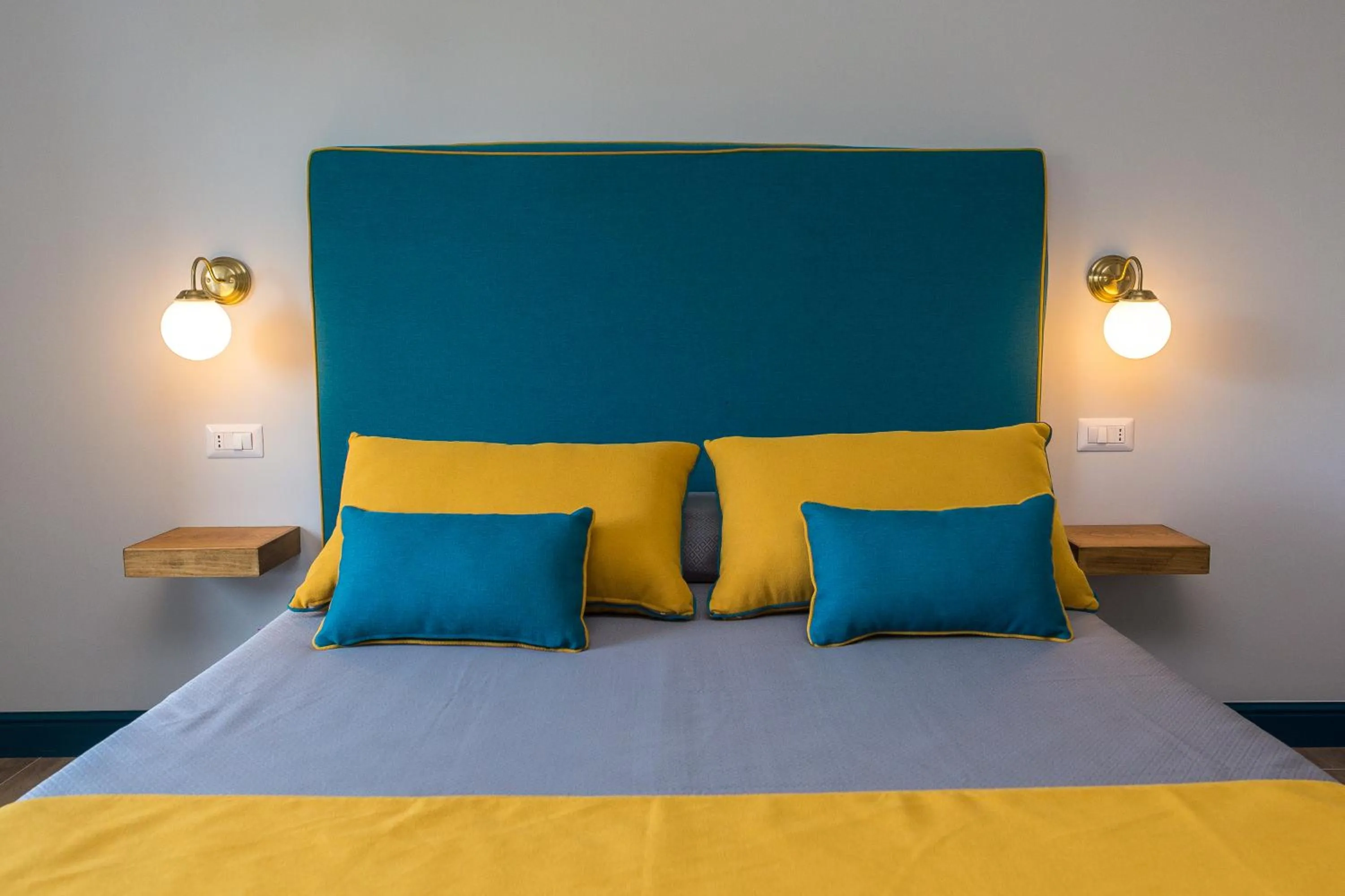 Bedroom, Bed in Sorrento Pool&Suites