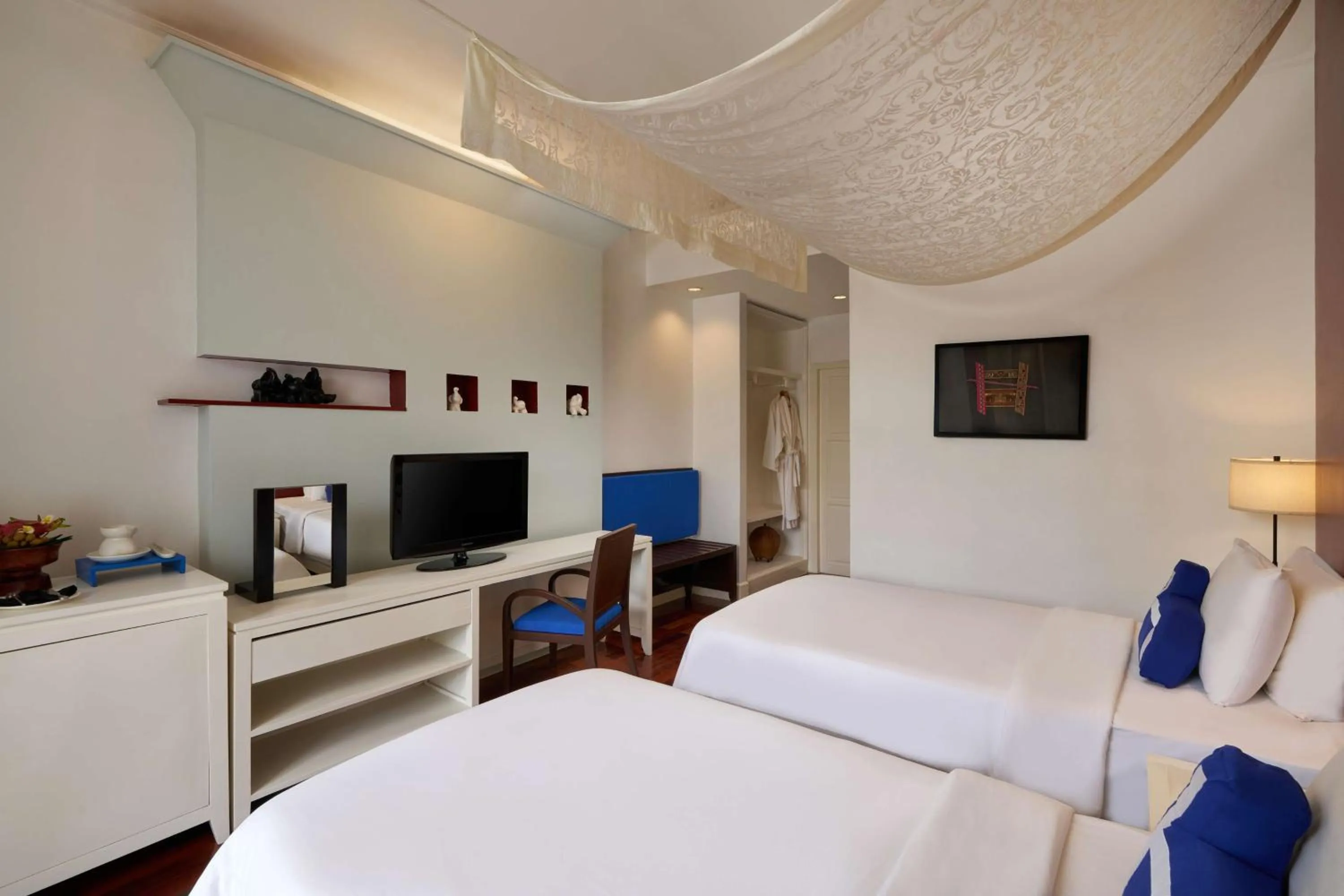 Business facilities, Bed in Homm Souvannaphoum Luang Prabang, part of Banyan Group
