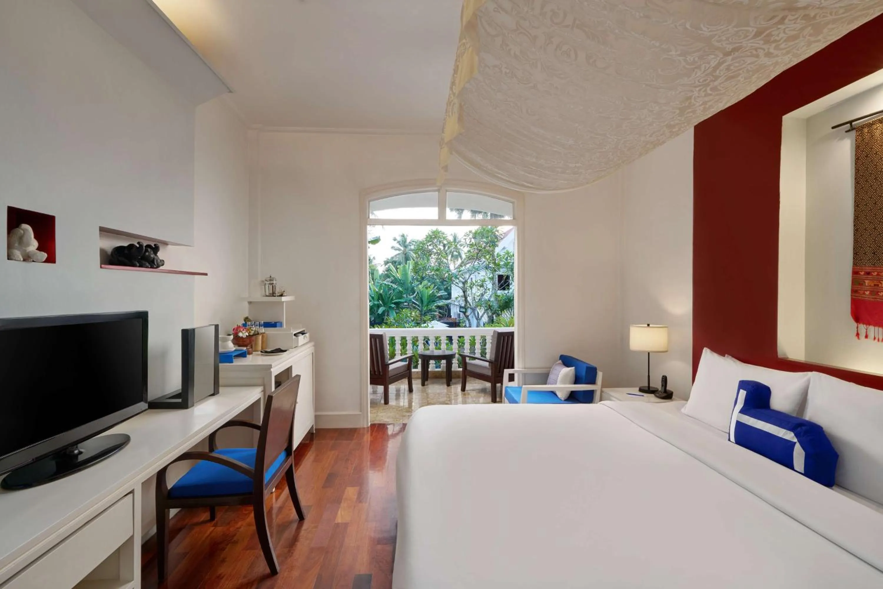 Business facilities, Bed in Homm Souvannaphoum Luang Prabang, part of Banyan Group