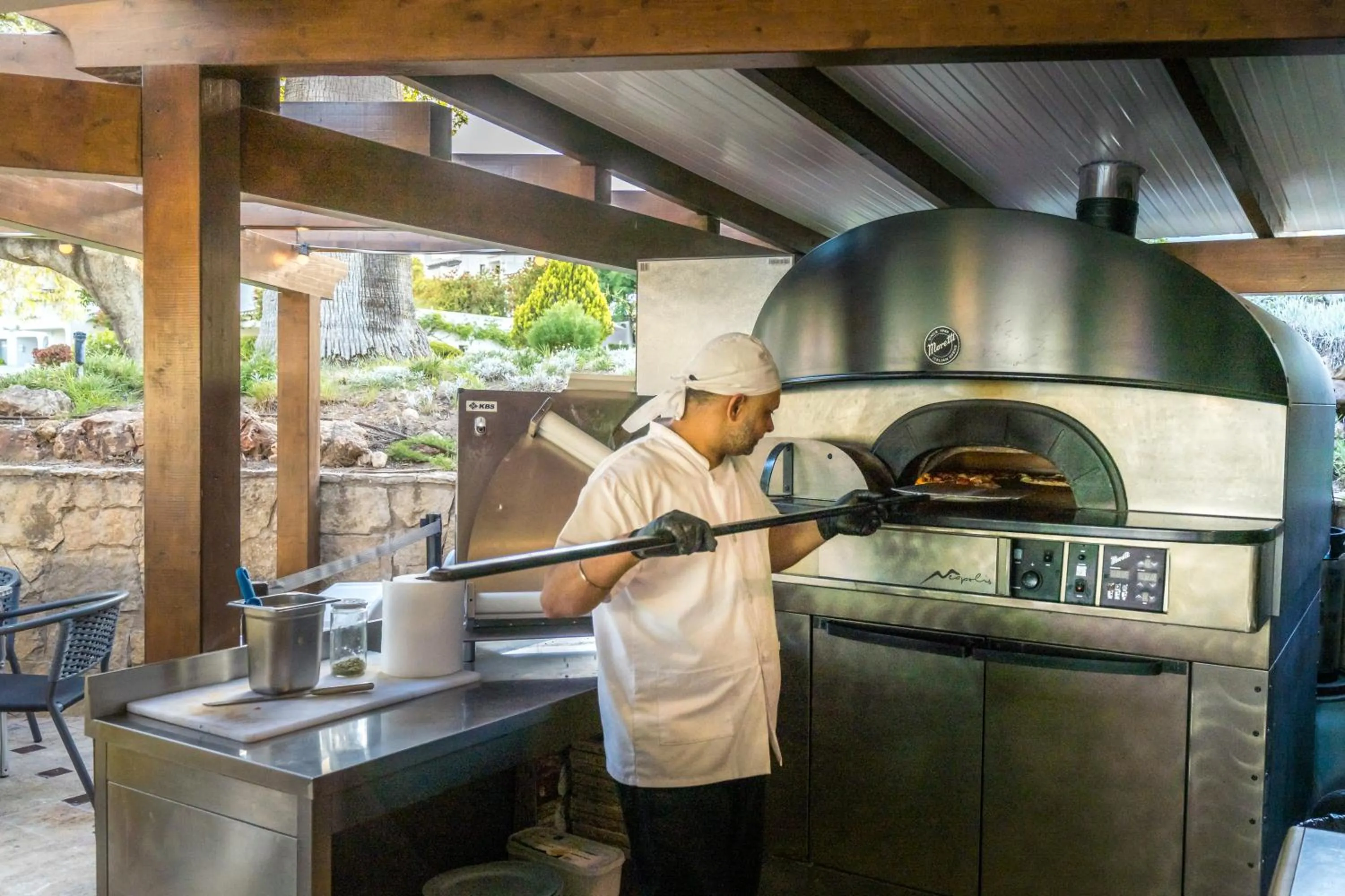 Restaurant/places to eat in Balaia Golf Village