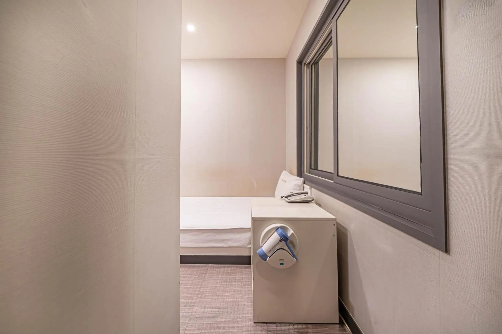 Decorative detail, Bed in Top Motel Busan