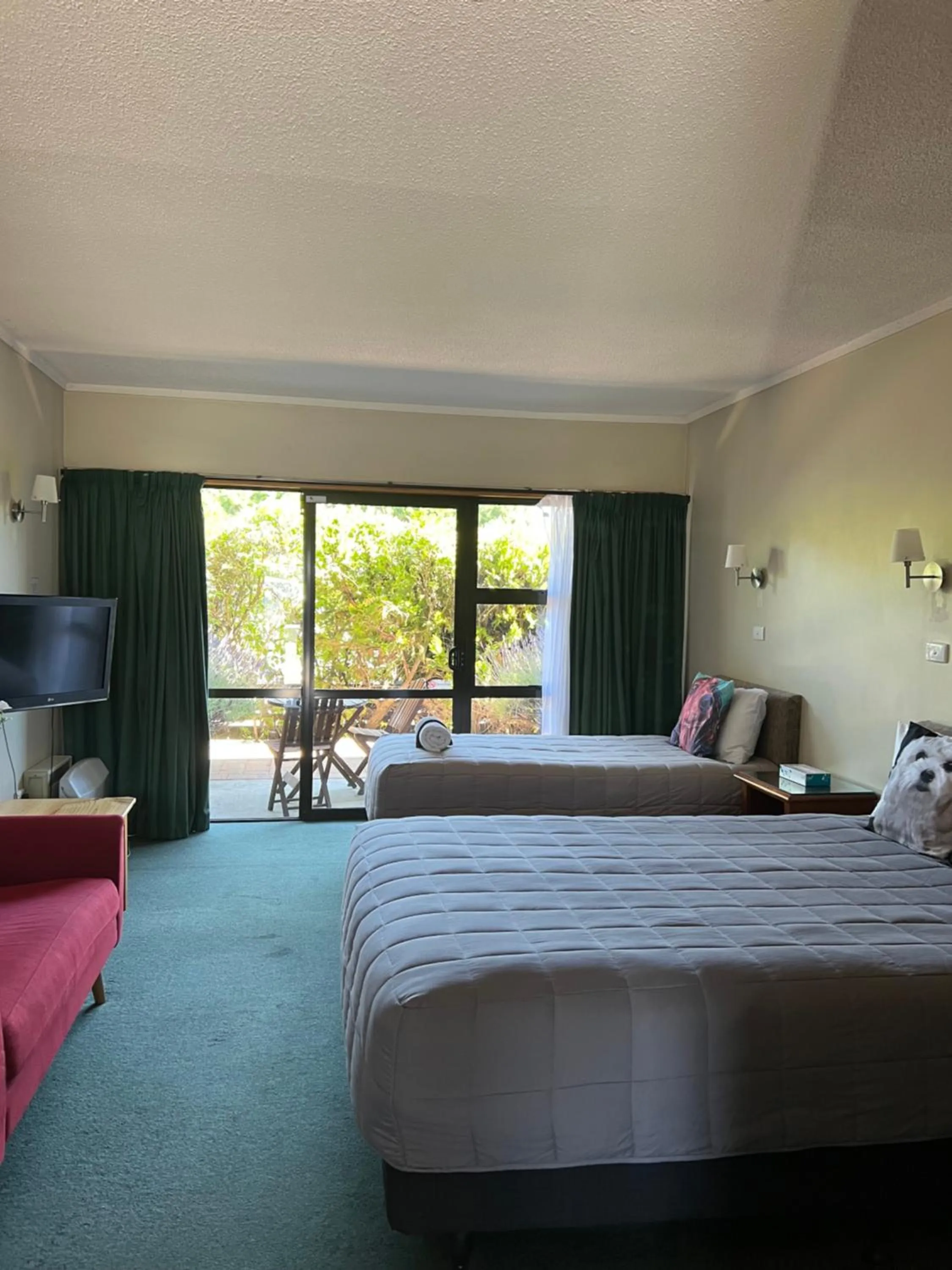 Bed in Aspiring Lodge Motel