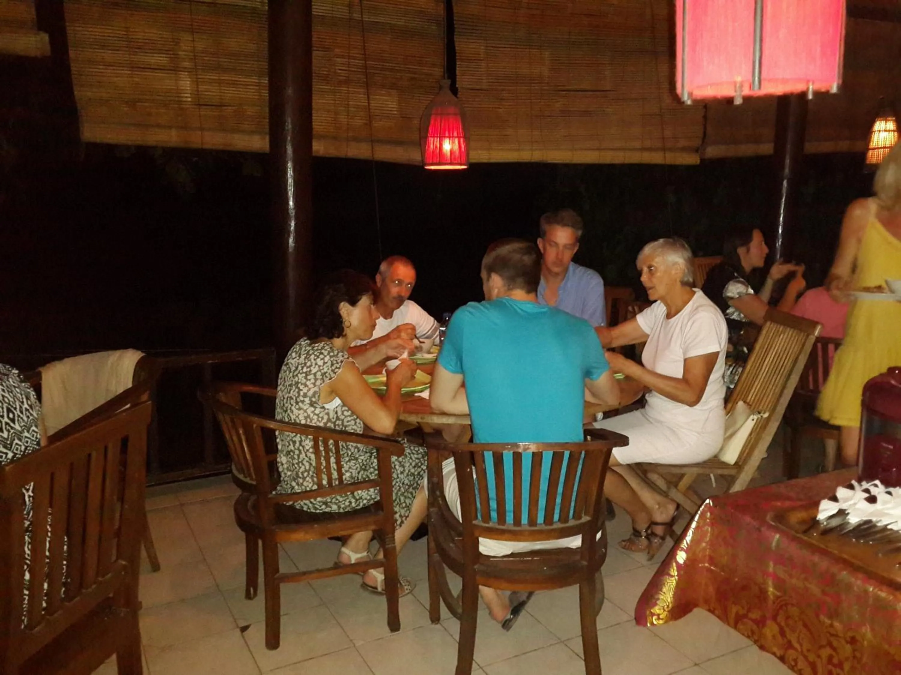 Restaurant/places to eat in Beten Waru Bungalow and Restaurant