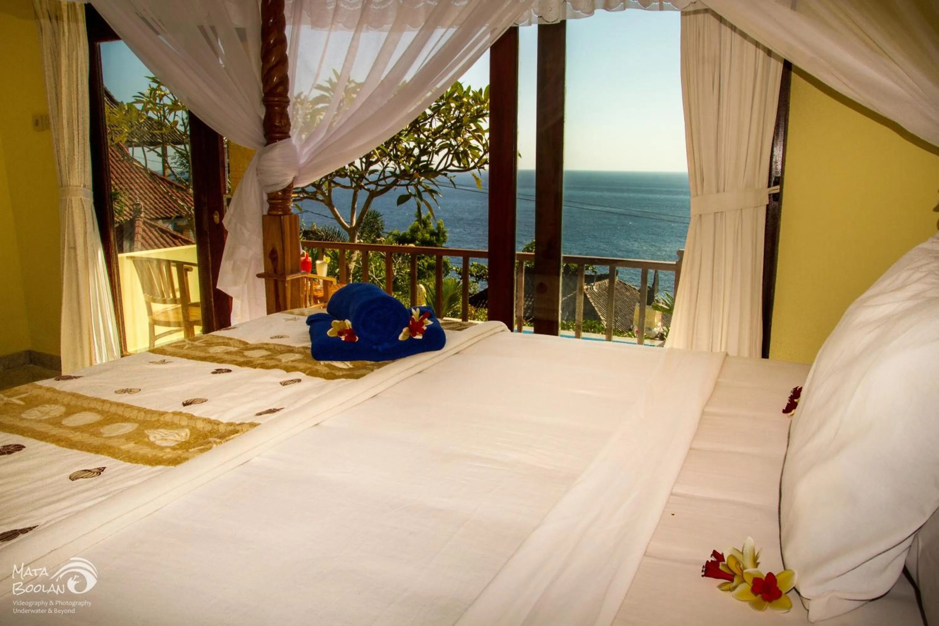 Bed in Beten Waru Bungalow and Restaurant