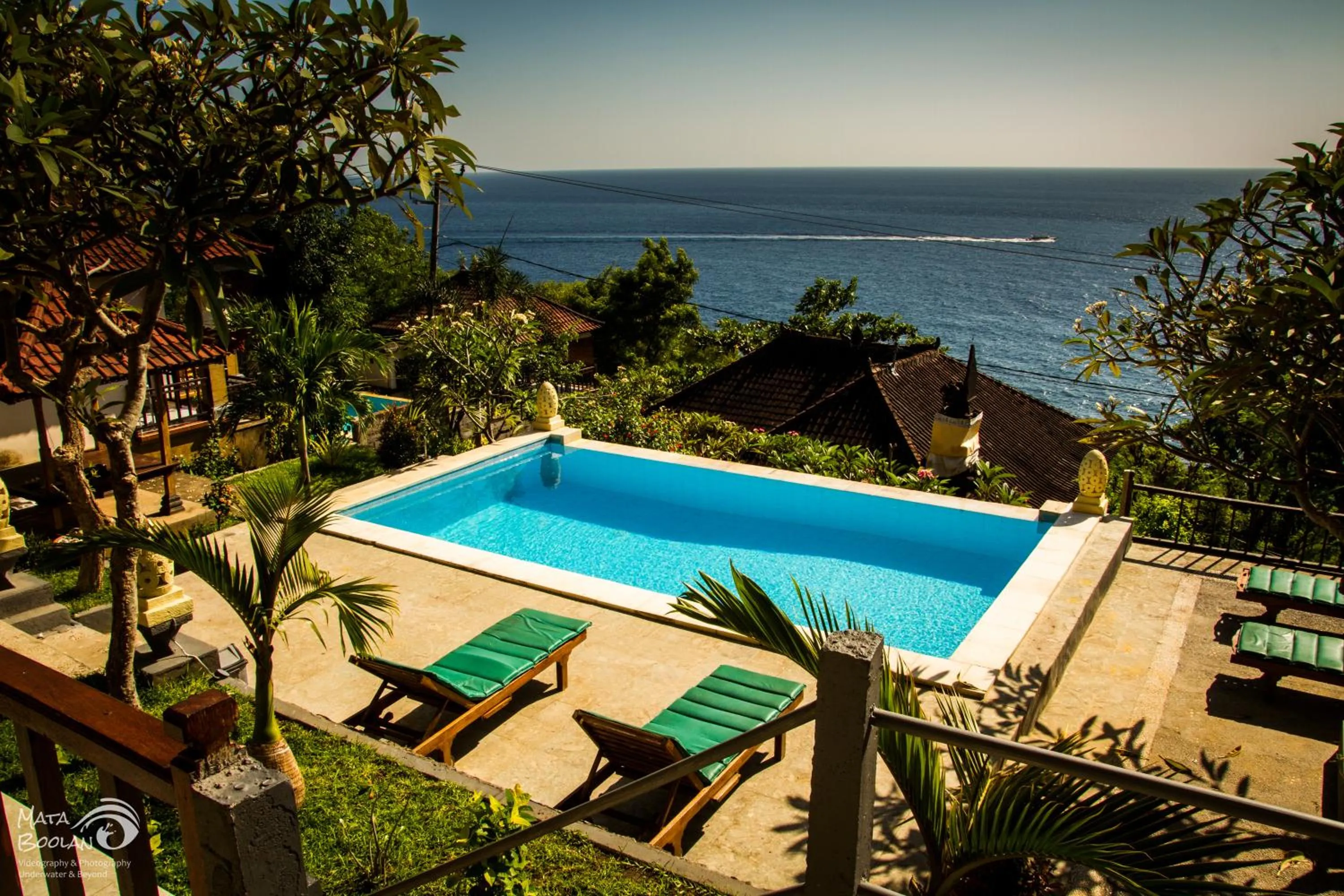 Pool view in Beten Waru Bungalow and Restaurant
