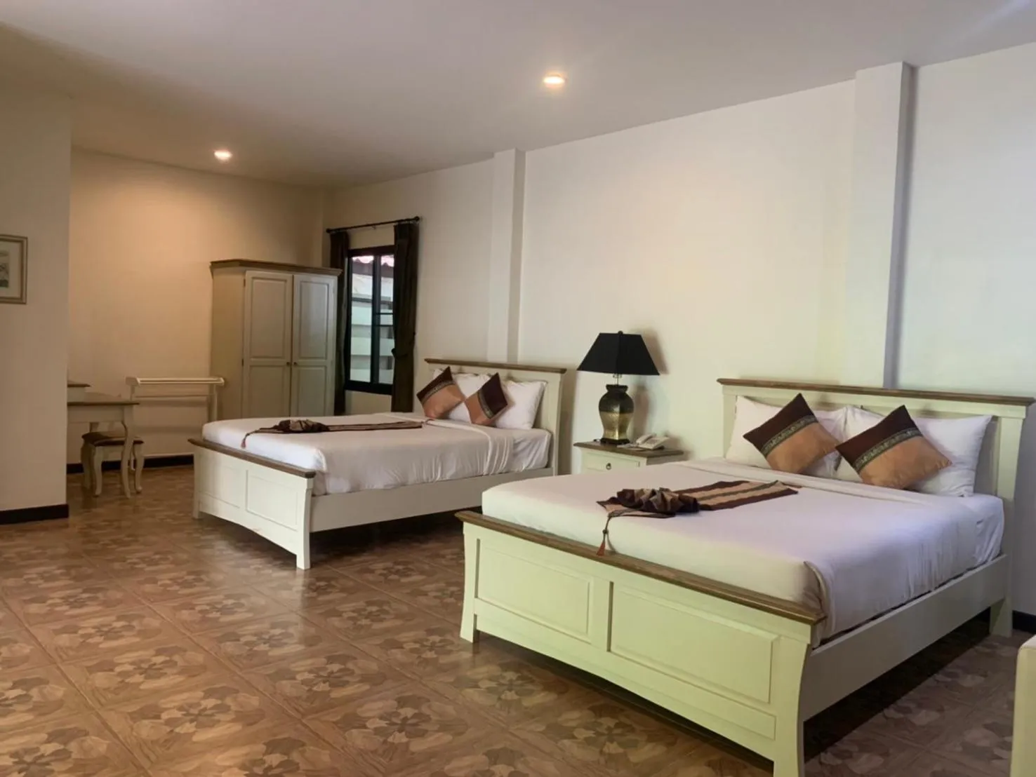 Photo of the whole room, Bed in Phuwanalee Resort