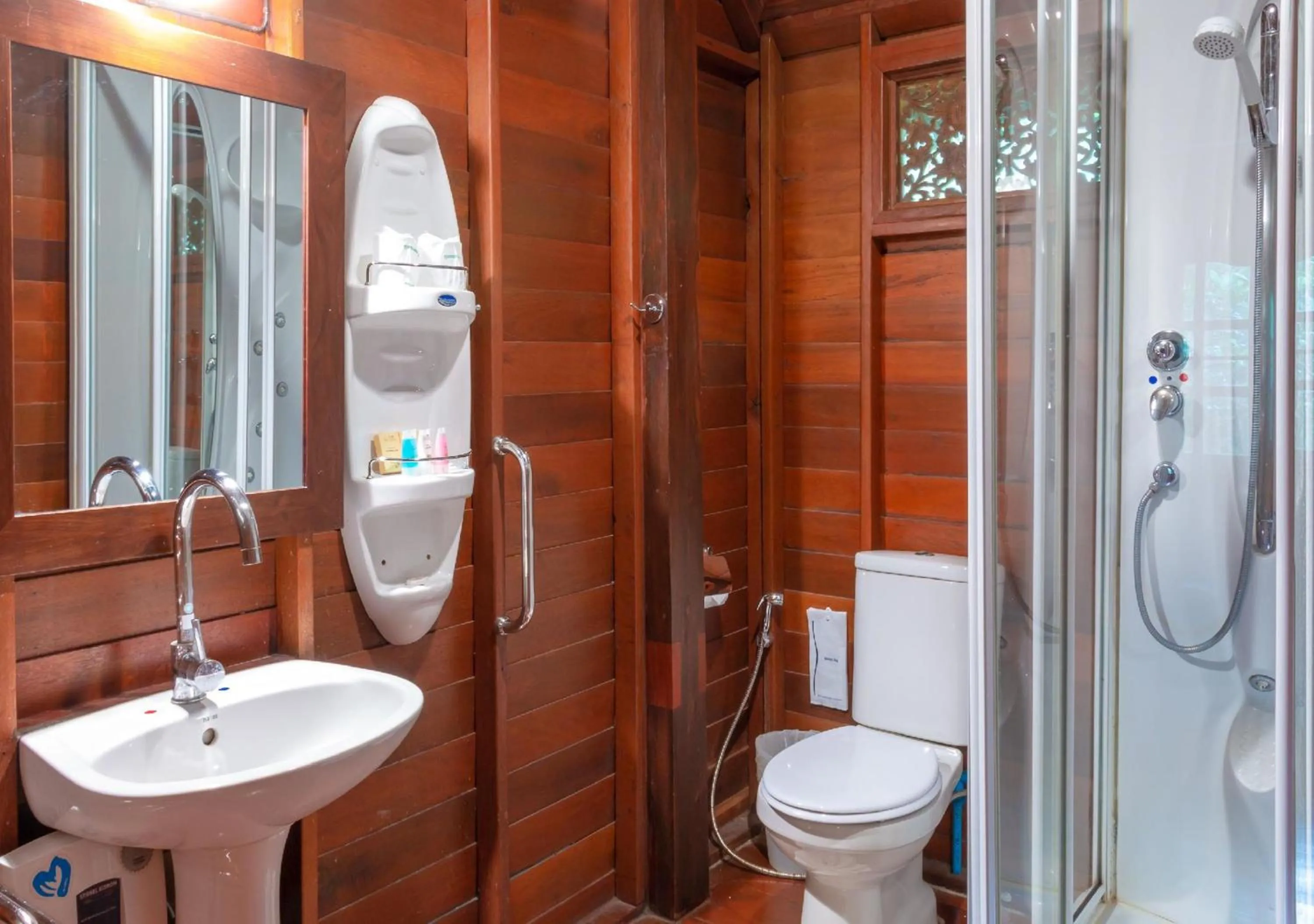 Bathroom in Phuwanalee Resort