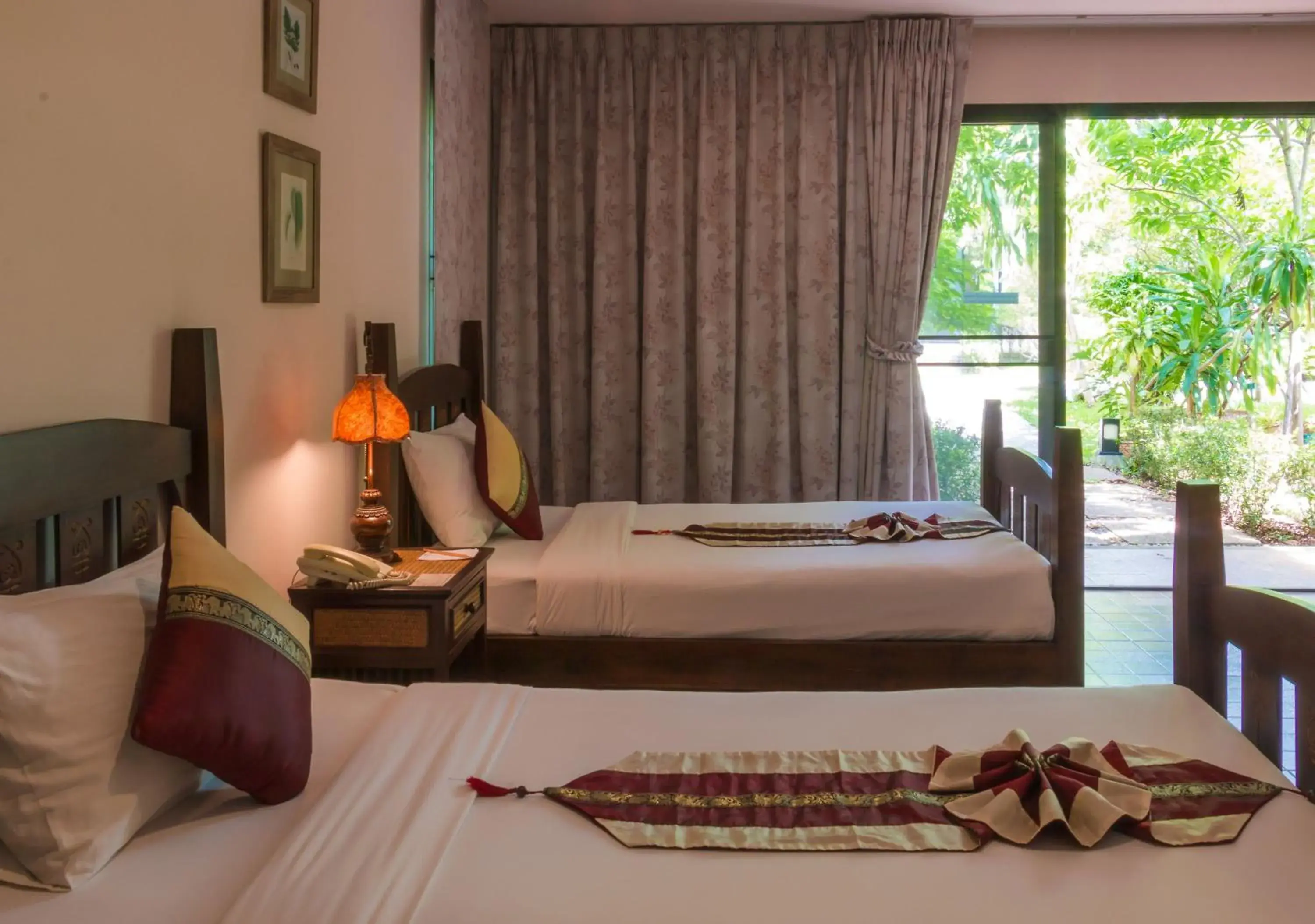 Superior Double or Twin Room with Garden View in Phuwanalee Resort Superior Double or Twin Room with Garden View in Phuwanalee Resort