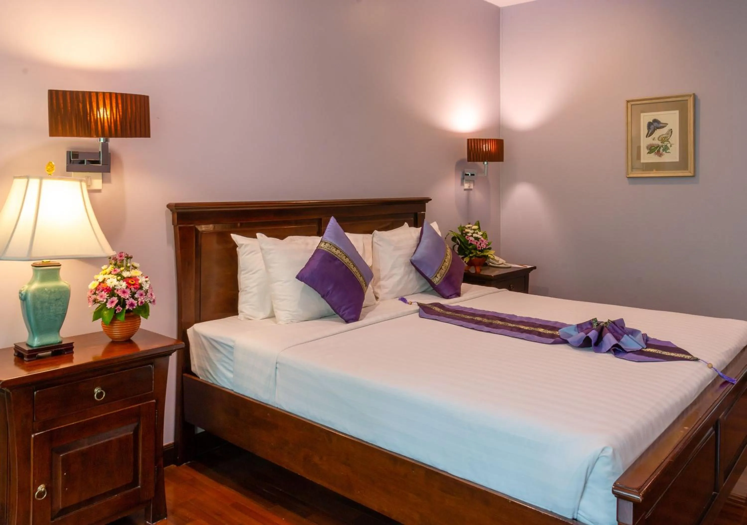 Bed in Phuwanalee Resort