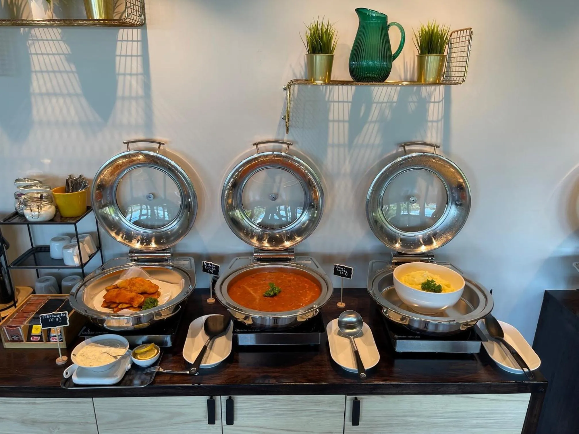 Buffet breakfast in Beach Hotel Santalahti