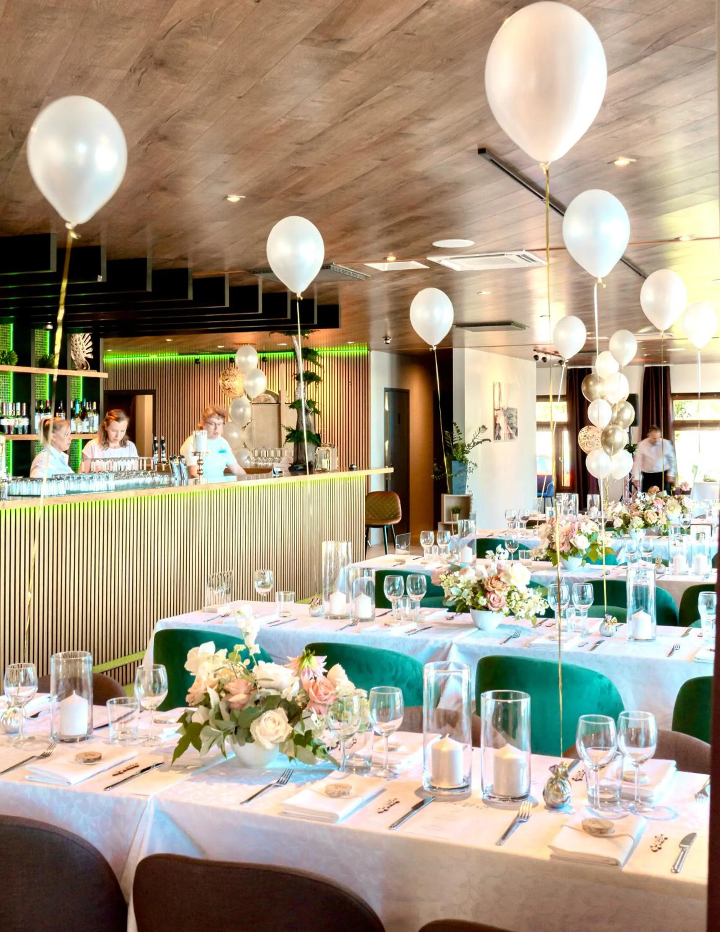 Restaurant/places to eat in Beach Hotel Santalahti