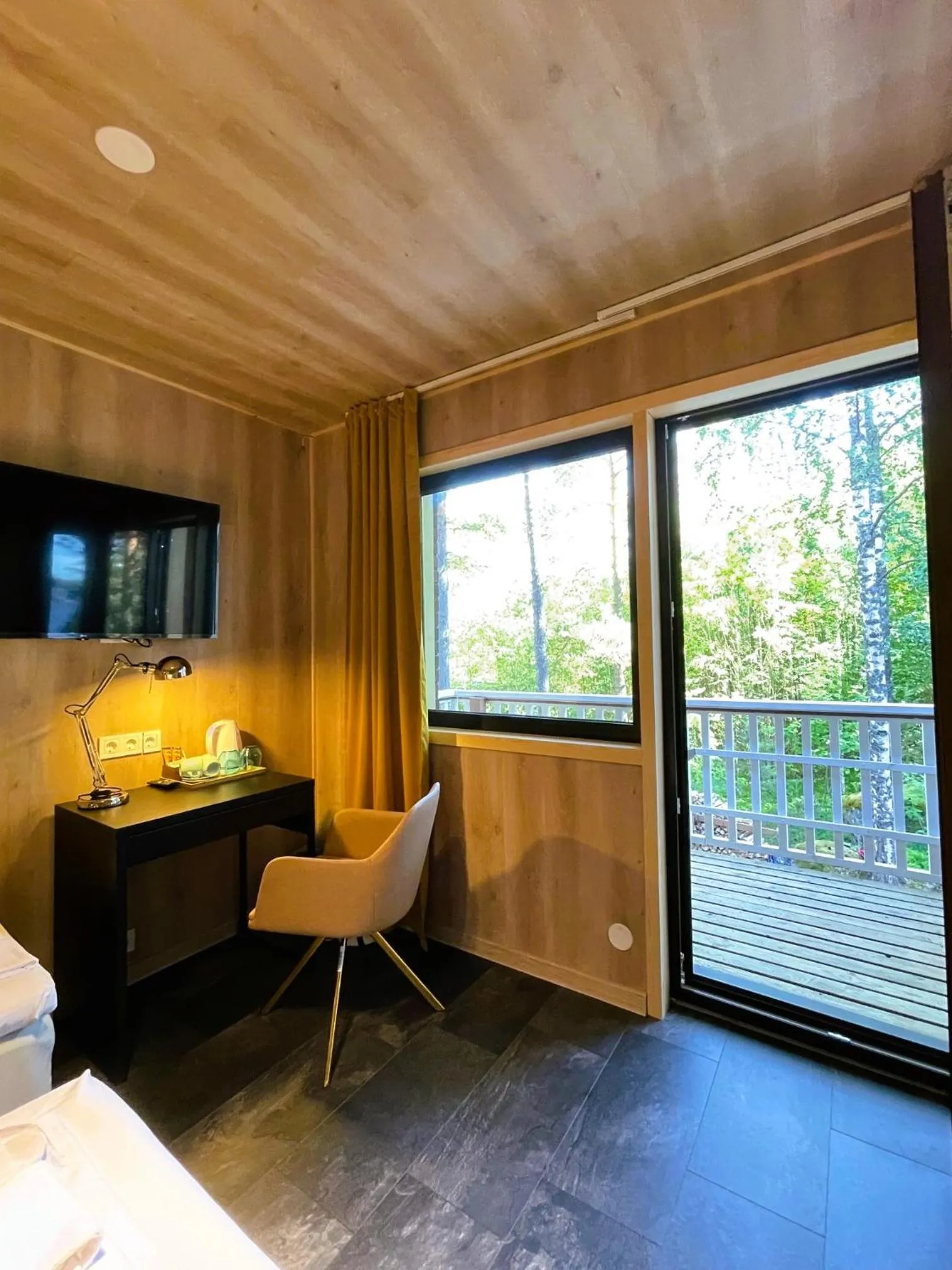 TV and multimedia, Bed in Beach Hotel Santalahti