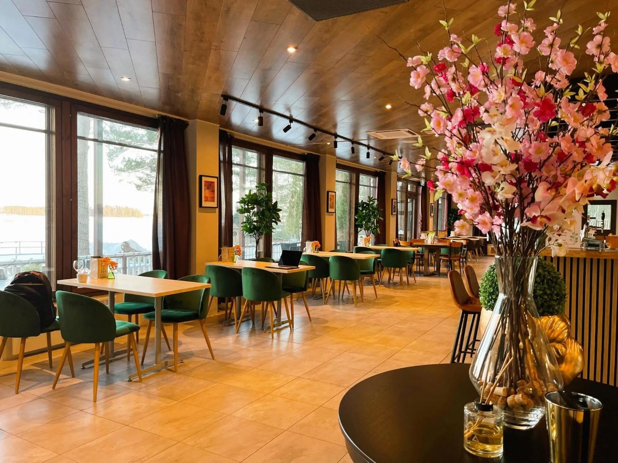 Restaurant/places to eat in Beach Hotel Santalahti