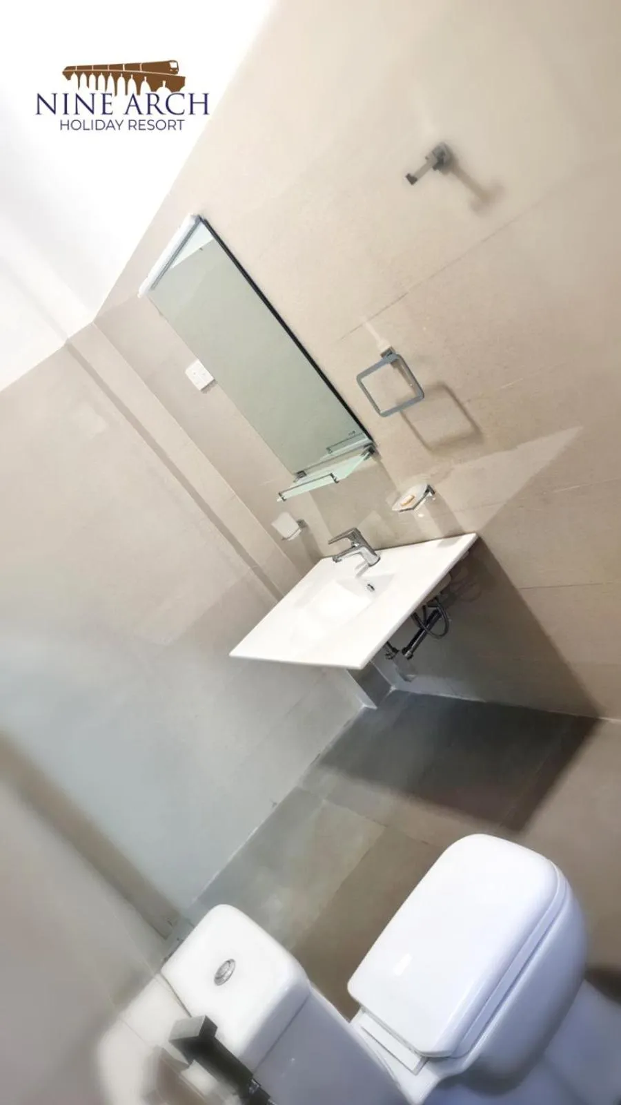 Shower in Ella, Nine Arch Holiday Resort