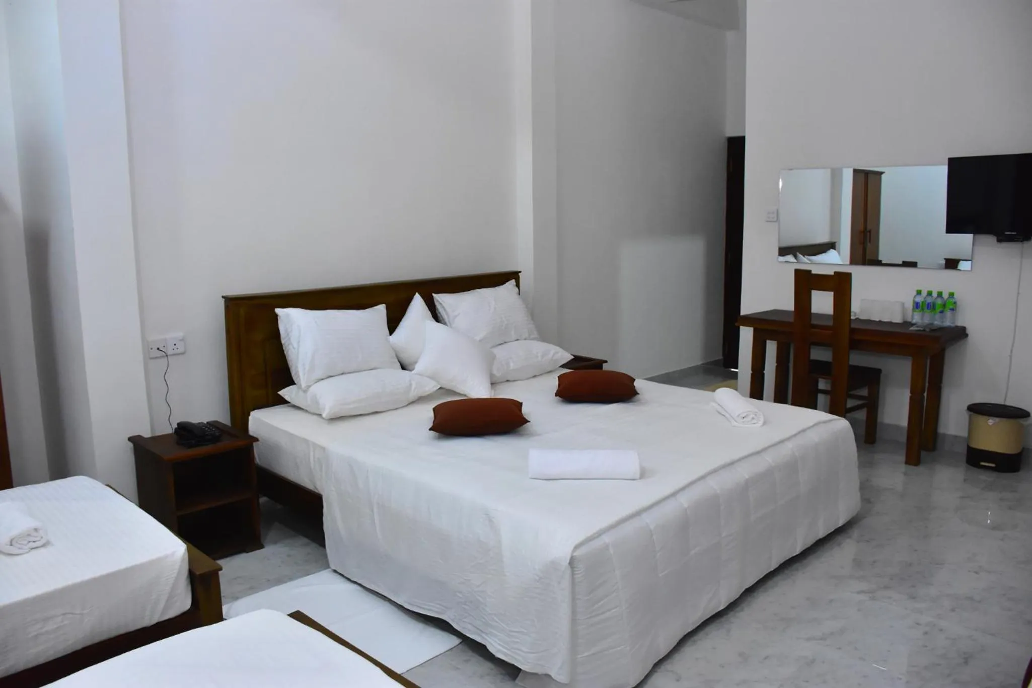 Photo of the whole room, Bed in Ella, Nine Arch Holiday Resort