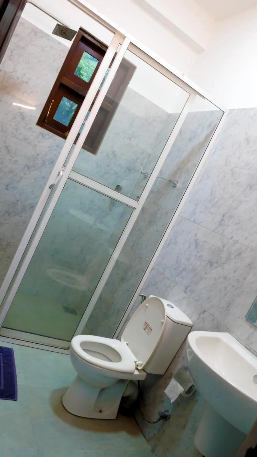 Shower in Ella, Nine Arch Holiday Resort