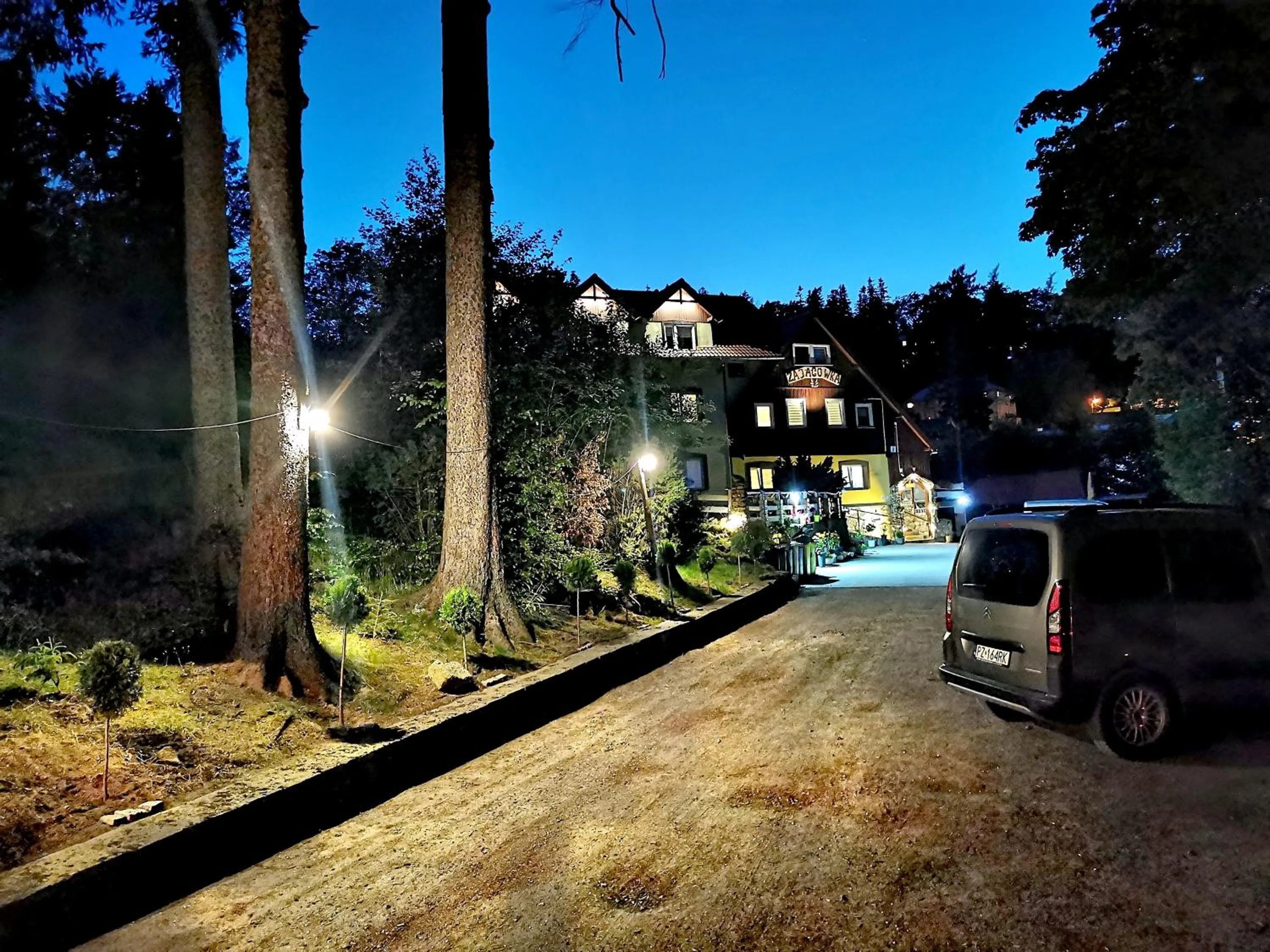 Property building in Harmont Montis- dawna Zającówka- IDEALNA lokalizacja - leśna enklawa w centrum miasta! Sauna, masaże, zabiegi spa!