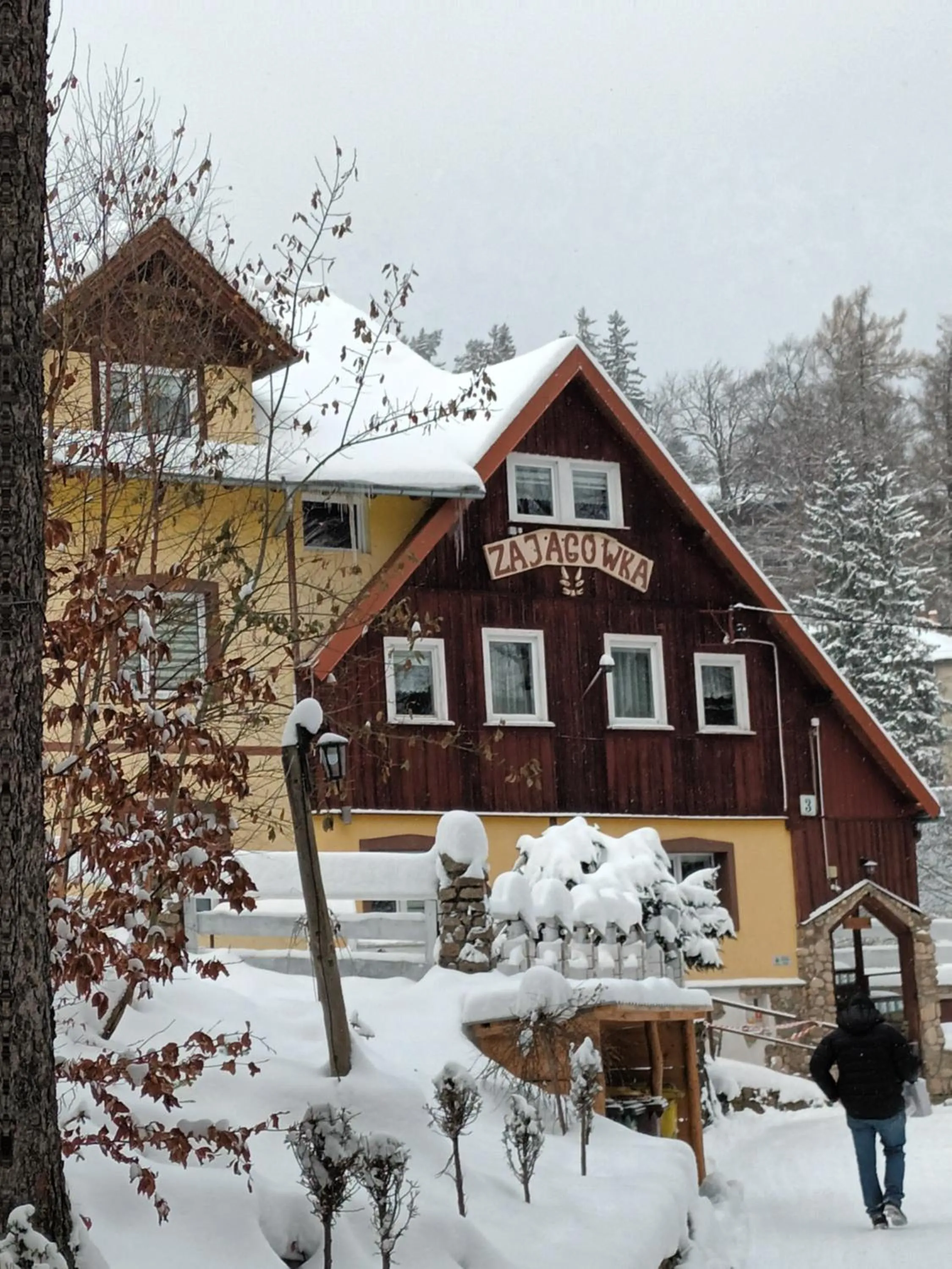 Property building in Harmont Montis- dawna Zającówka- IDEALNA lokalizacja - leśna enklawa w centrum miasta! Sauna, masaże, zabiegi spa!