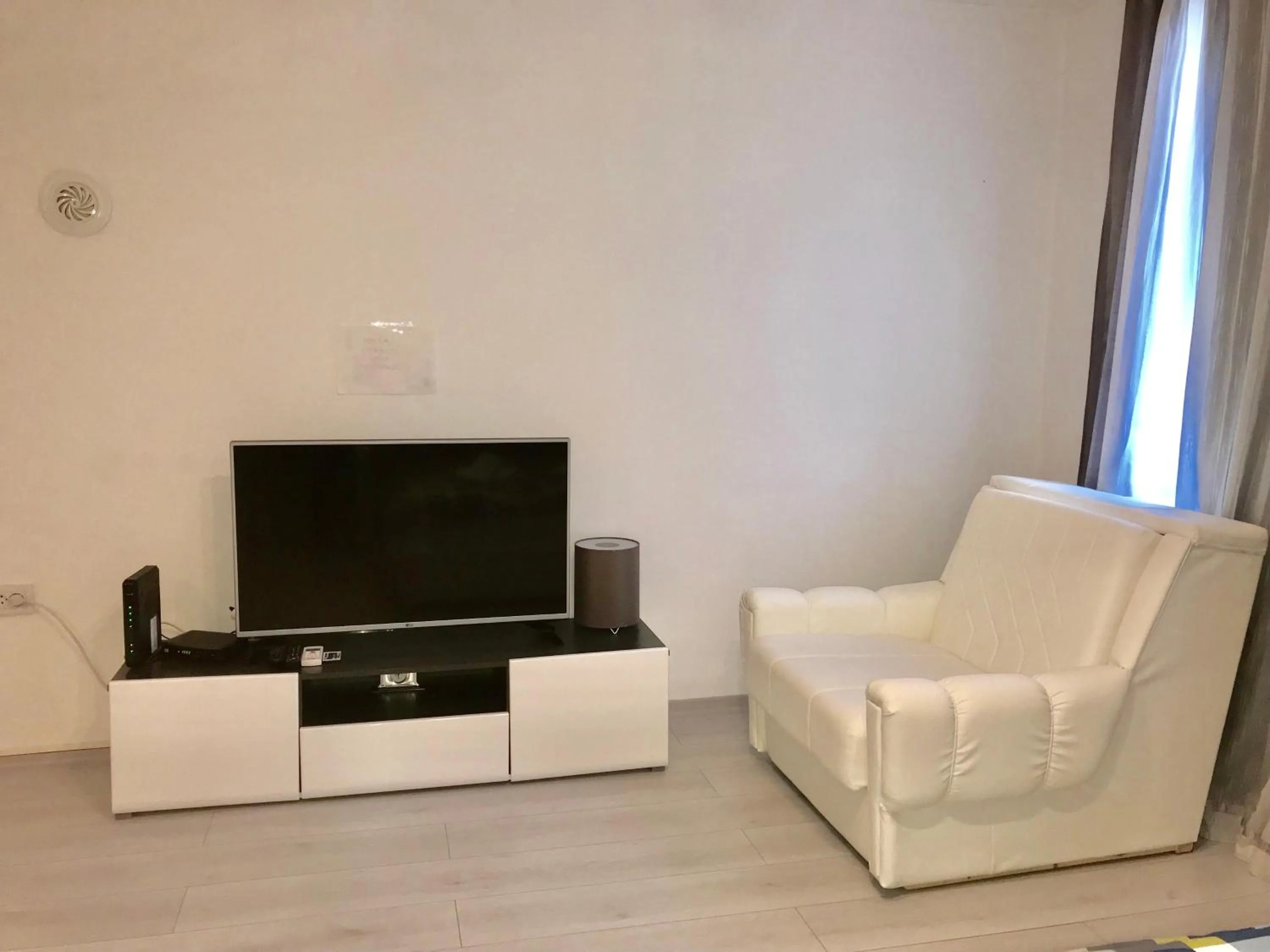 TV and multimedia in Colors Apartment Sarajevo