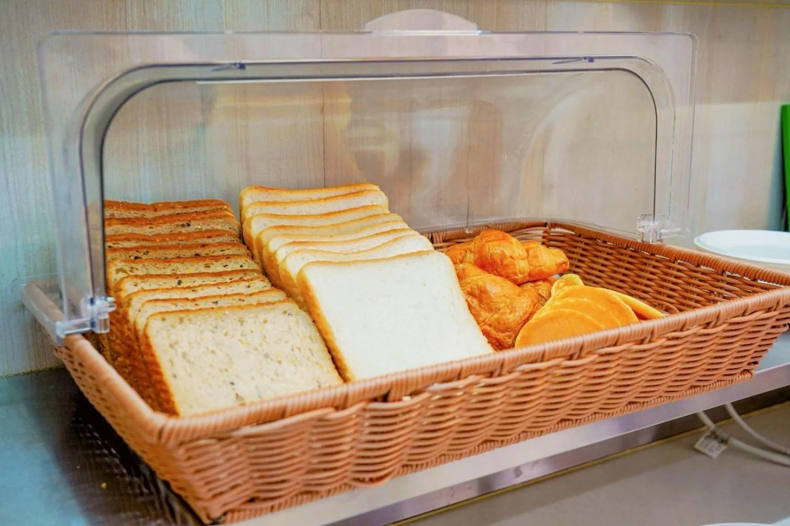 Breakfast in The Salvation Army - Booth Lodge
