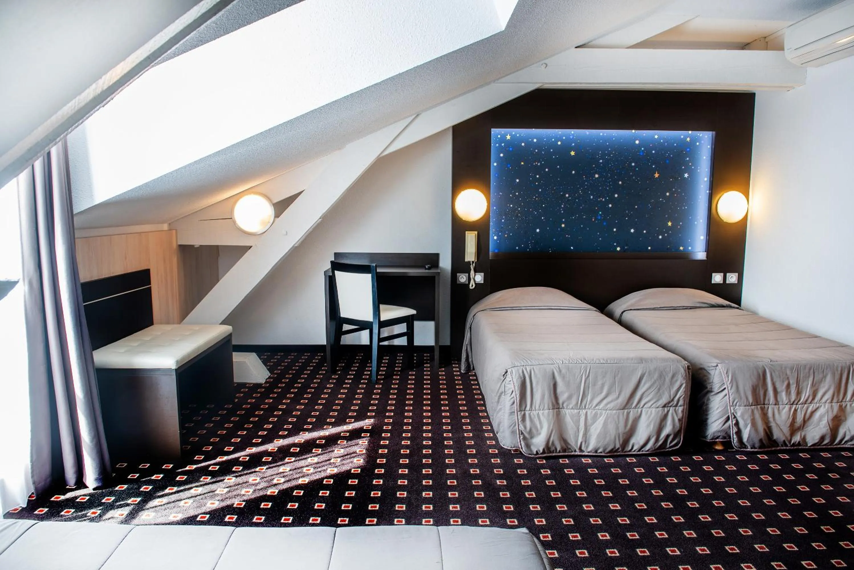 Bedroom, Bed in Hôtel Stella