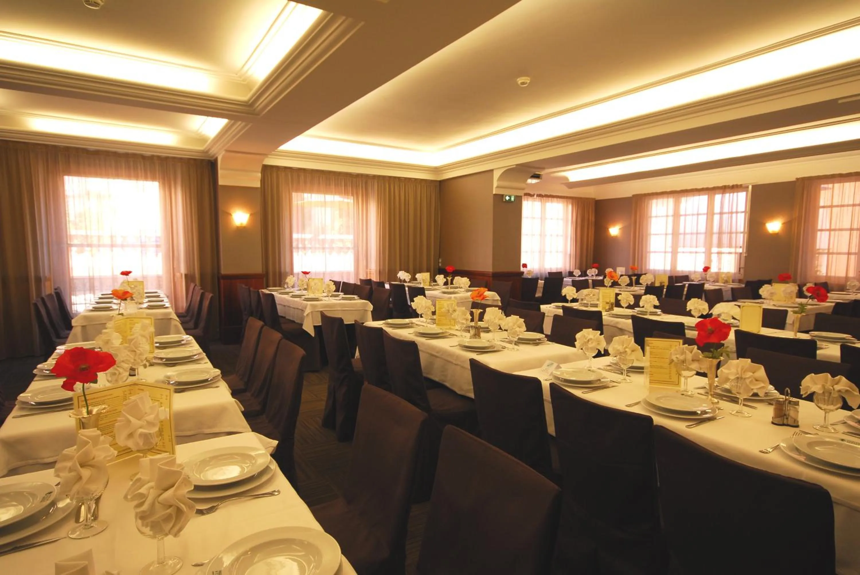 Restaurant/places to eat in Hôtel Stella