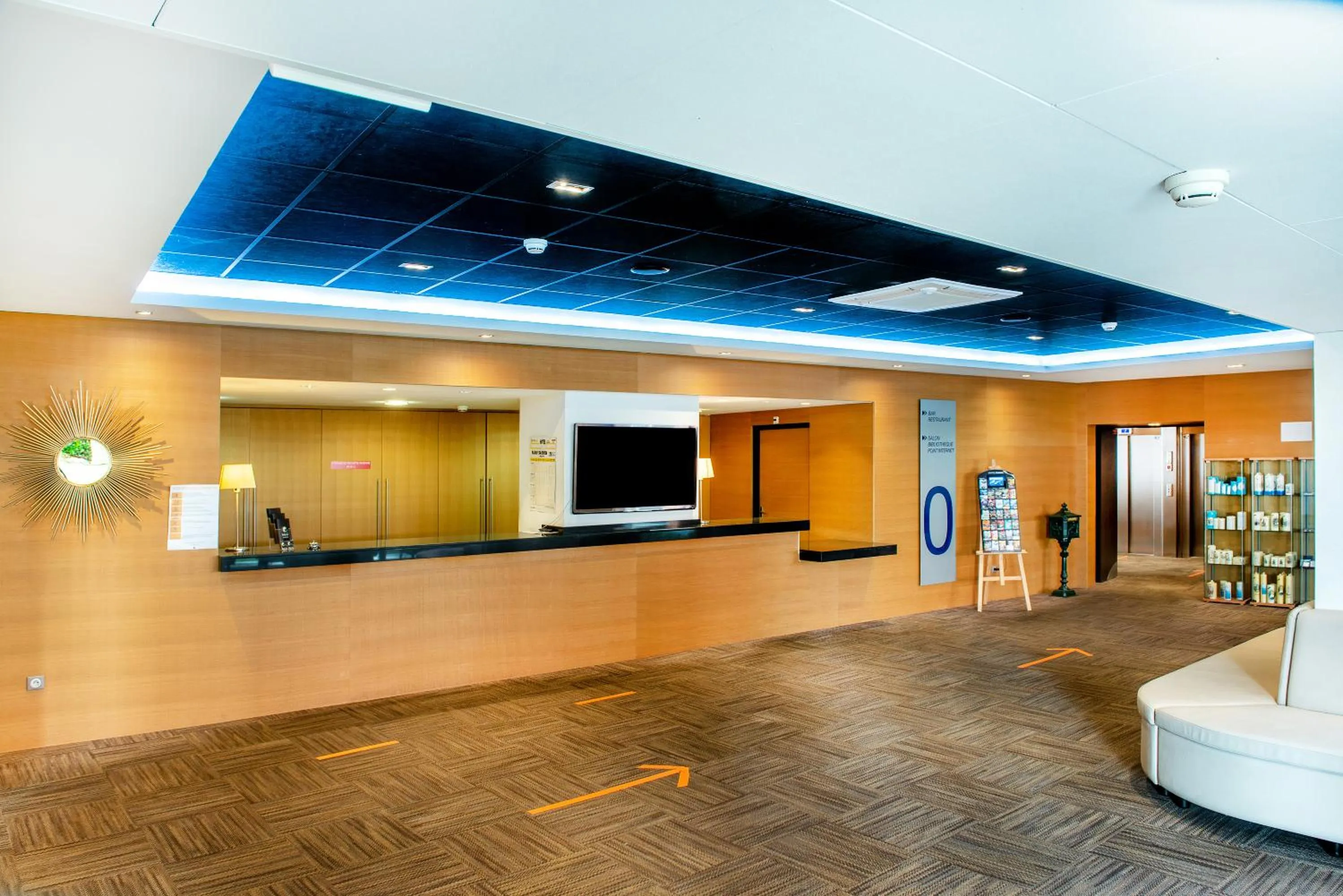 TV and multimedia in Hôtel Stella