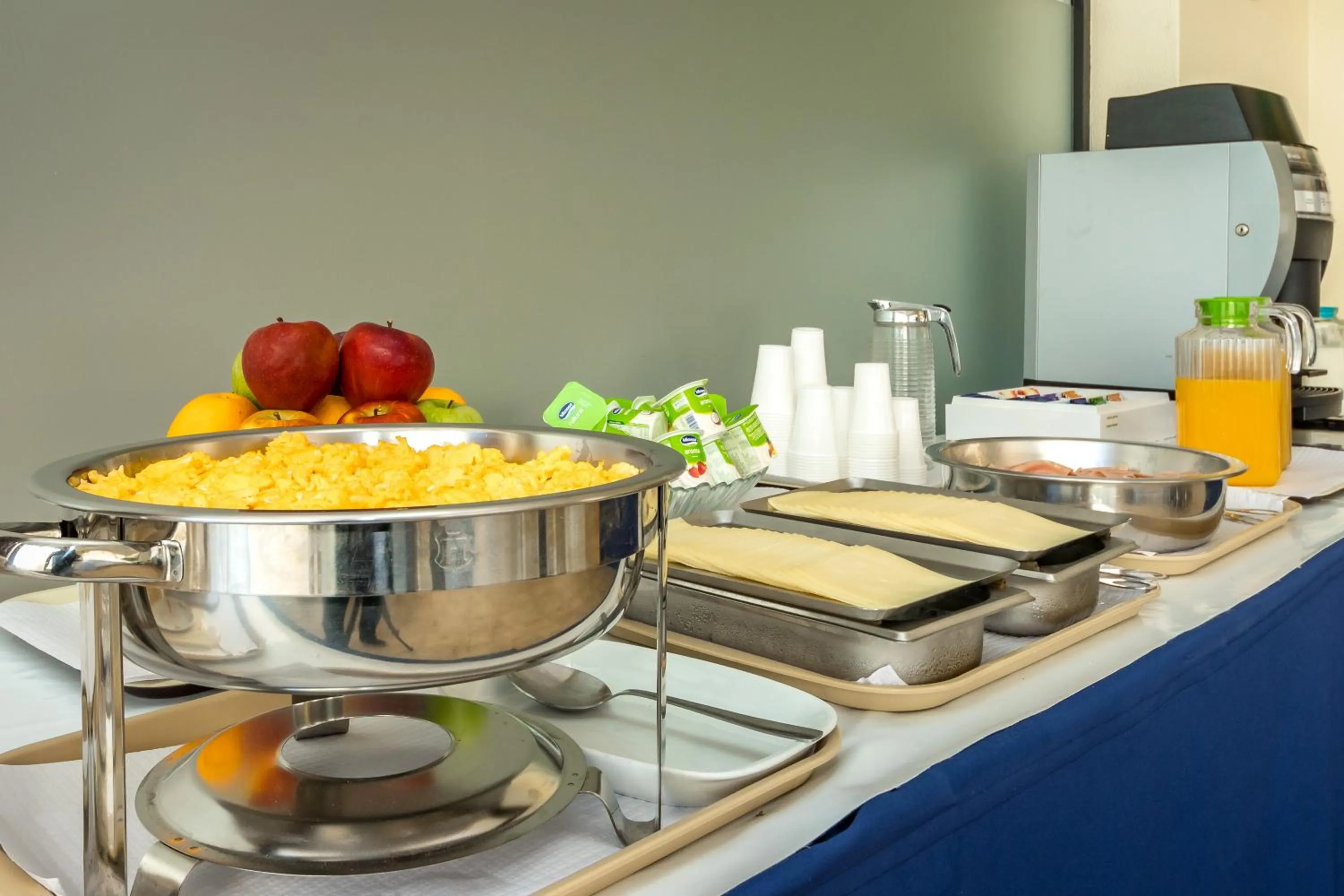 Breakfast in Janelas do Mar Apartamentos Turisticos