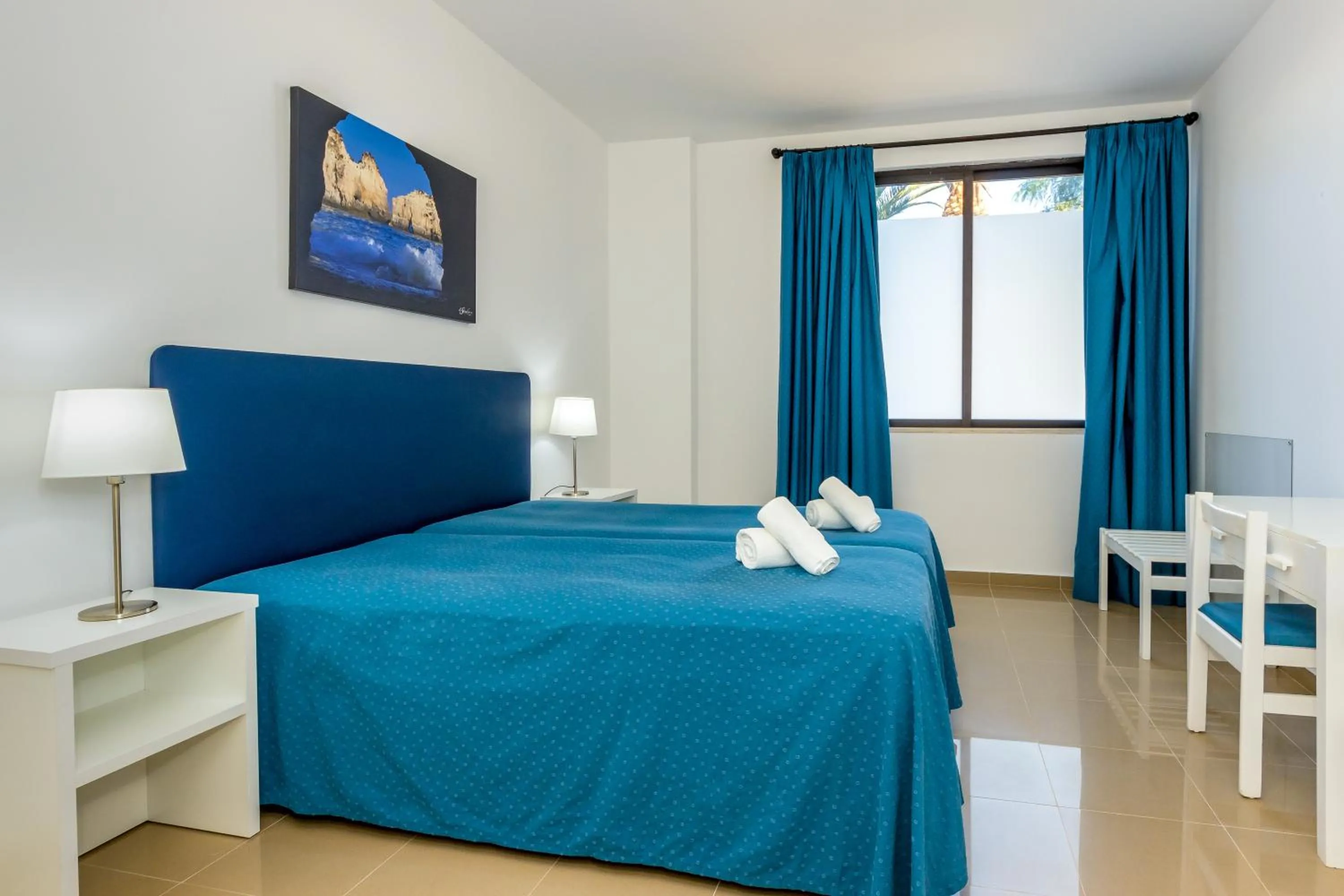 Bed in Janelas do Mar Apartamentos Turisticos